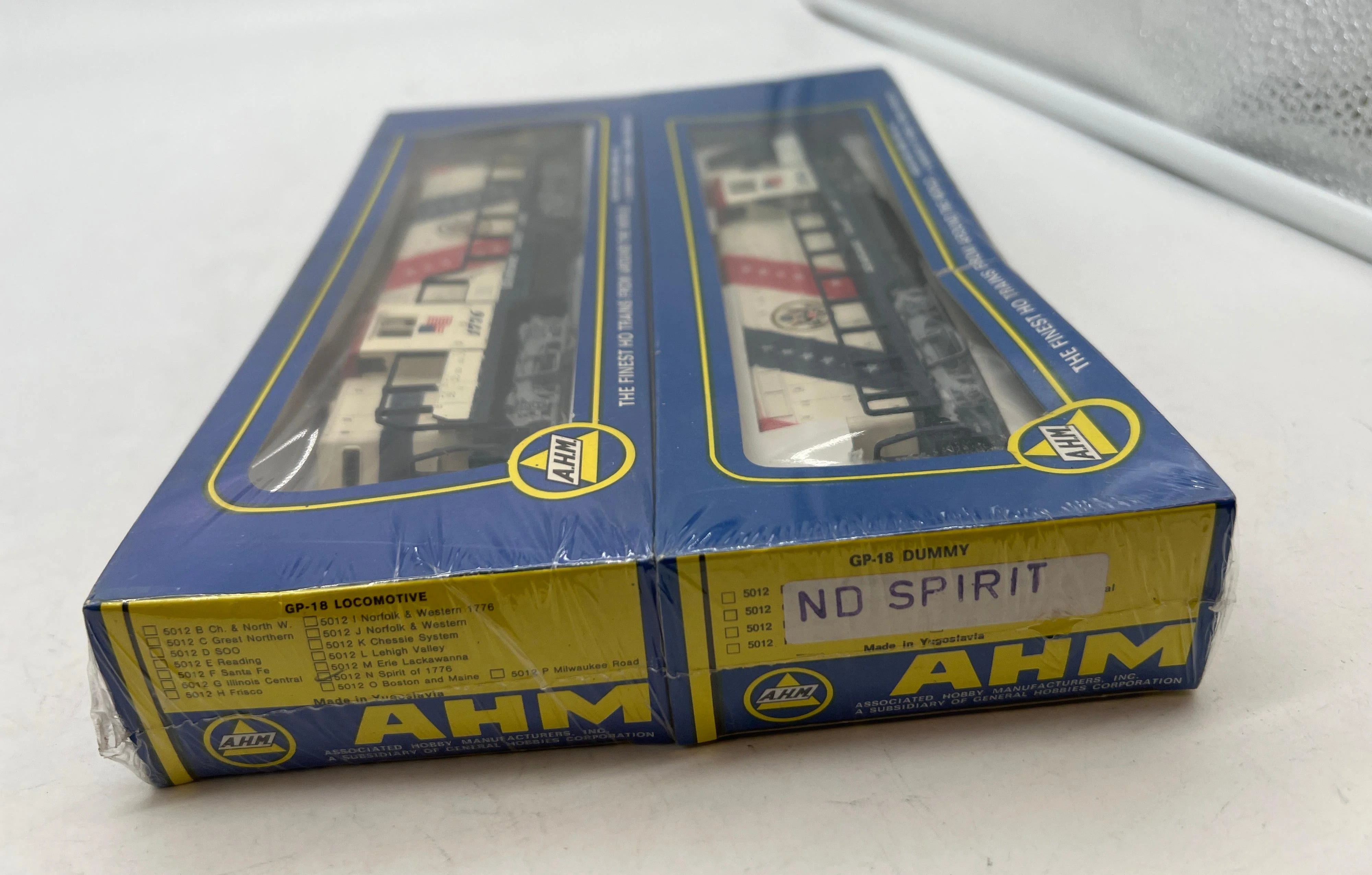 AHM GP-18 Seaboard Coast Line 5012 5012N&ND SPIRIT OF 76 BICENTENNIAL LOCOMOTIVE & DUMMY SET HO SCALE NEW - Image 2