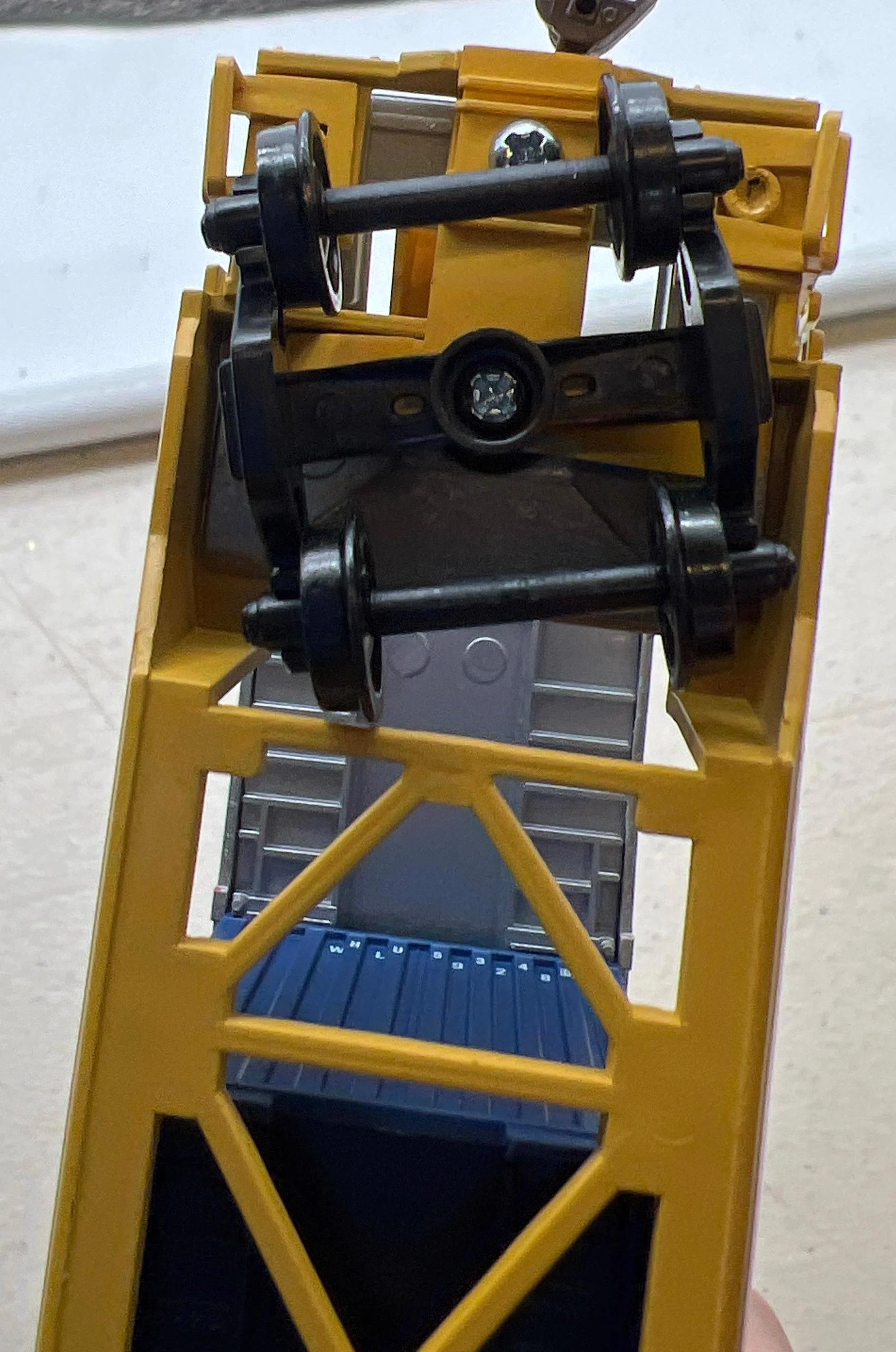 Athearn 7263 Husky Stack Well Car with Container DTTX Trailer Train HO Scale Like New - Image 2