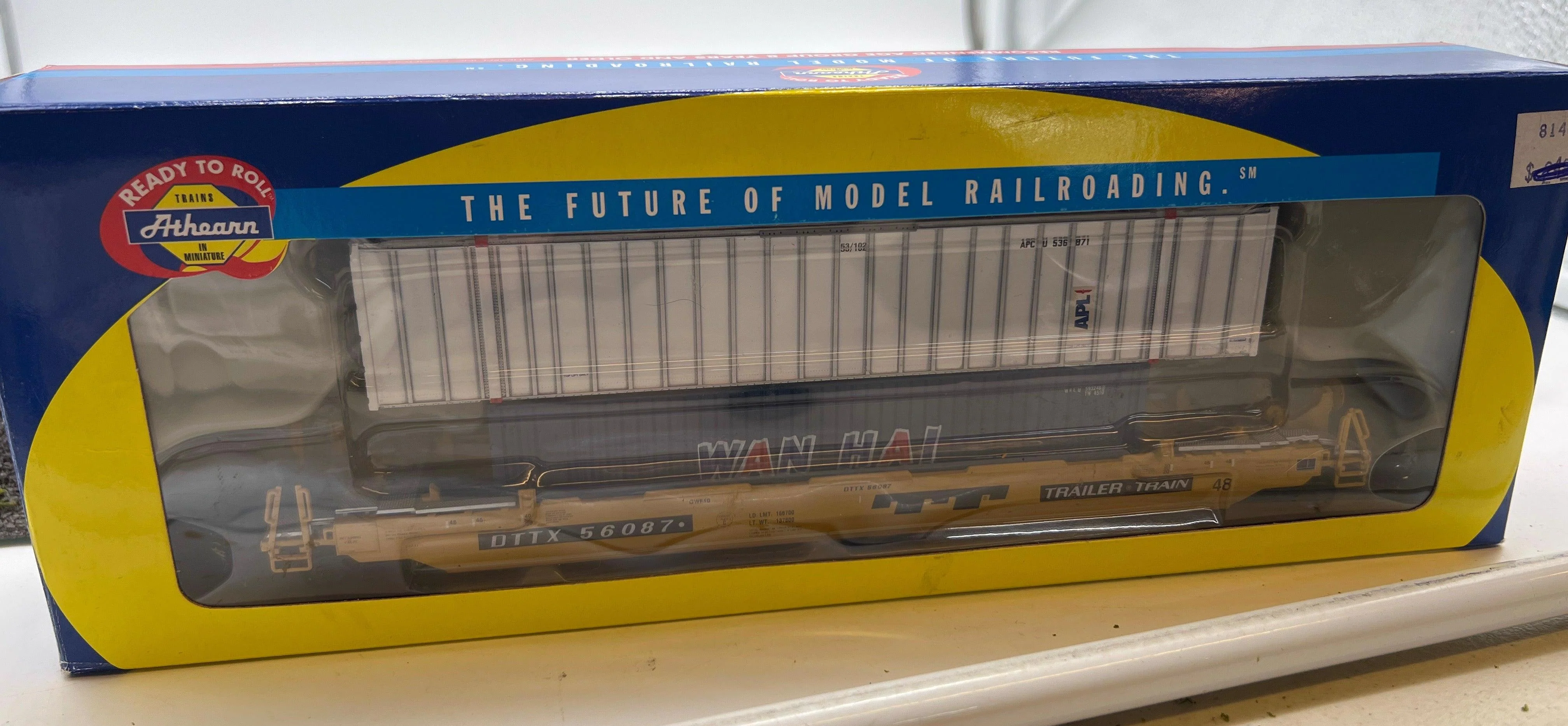 Athearn 7263 Husky Stack Well Car with Container DTTX Trailer Train HO Scale Like New - Image 3