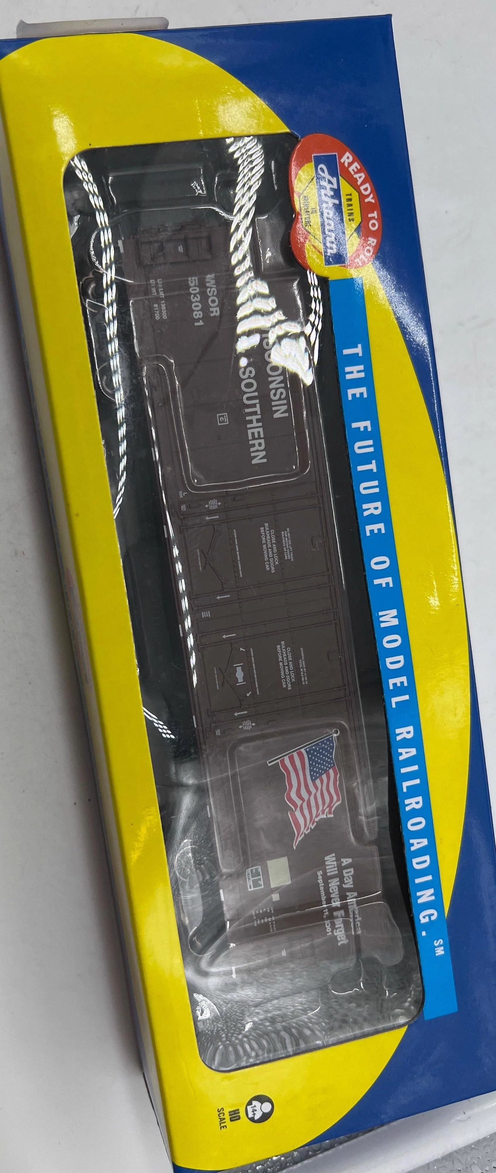 Athearn 96922 HO WSOR/Never Forget RTR 50' Double Door Plug Boxcar #503801 9/11 2001 tribute patriotic HO SCALE Like New - Image 3