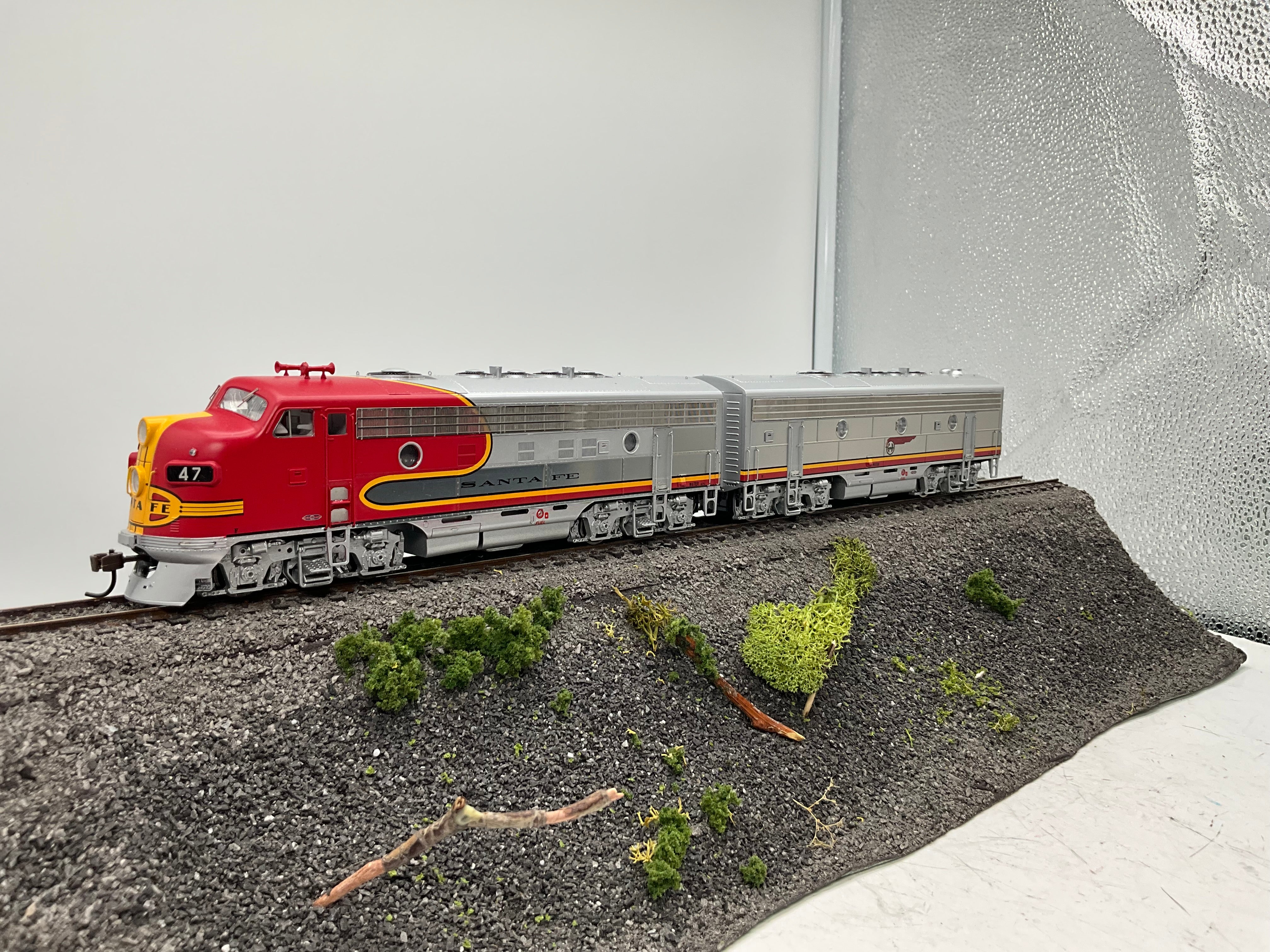 Athearn 99042 ATSF Warbonnet F7A/B Genesis #47C #47B Unpowered HO Scale NEW