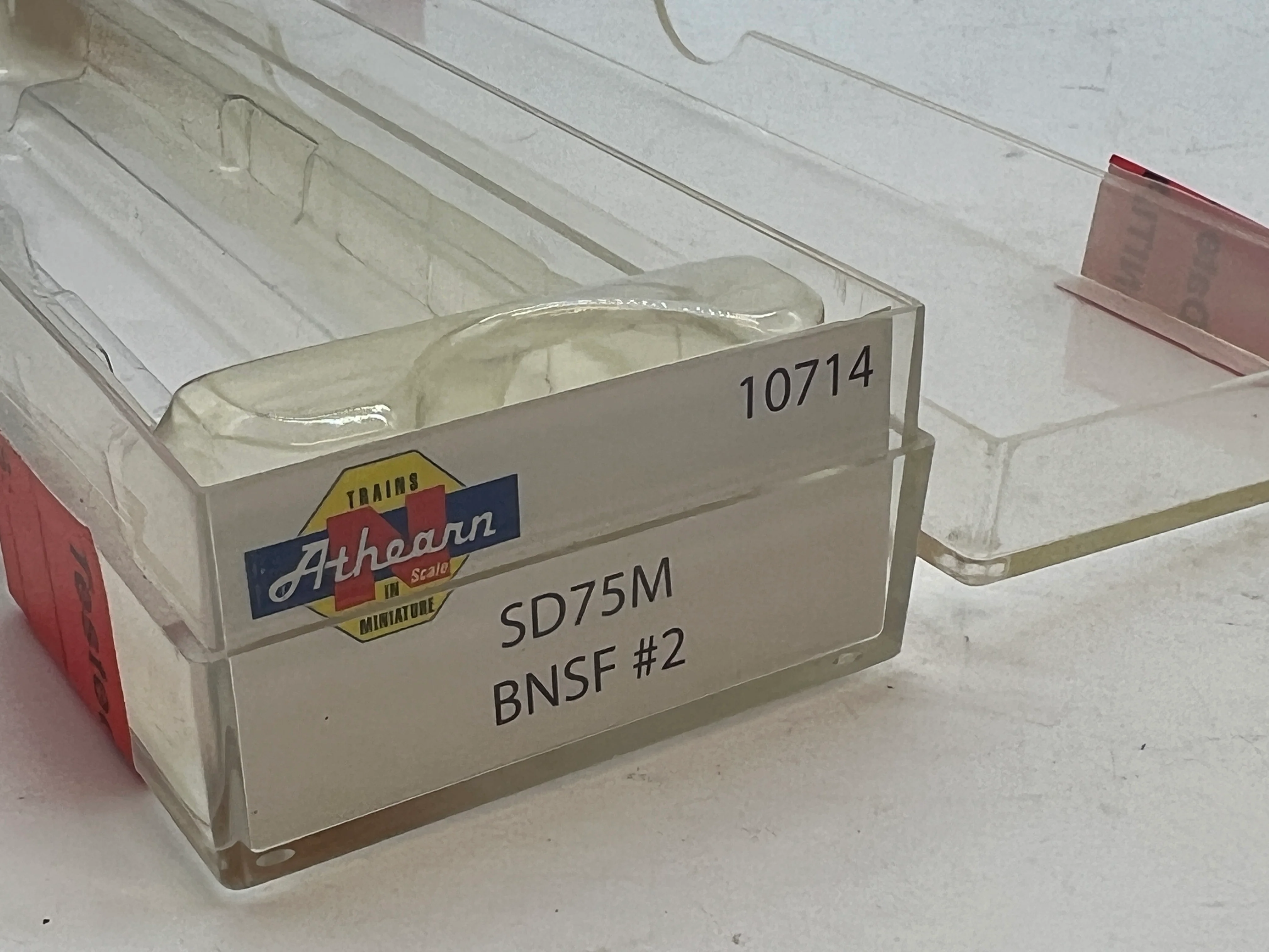 Athearn BNSF SD75M #2 (8296) Diesel locomotive N SCALE Like New - Image 3