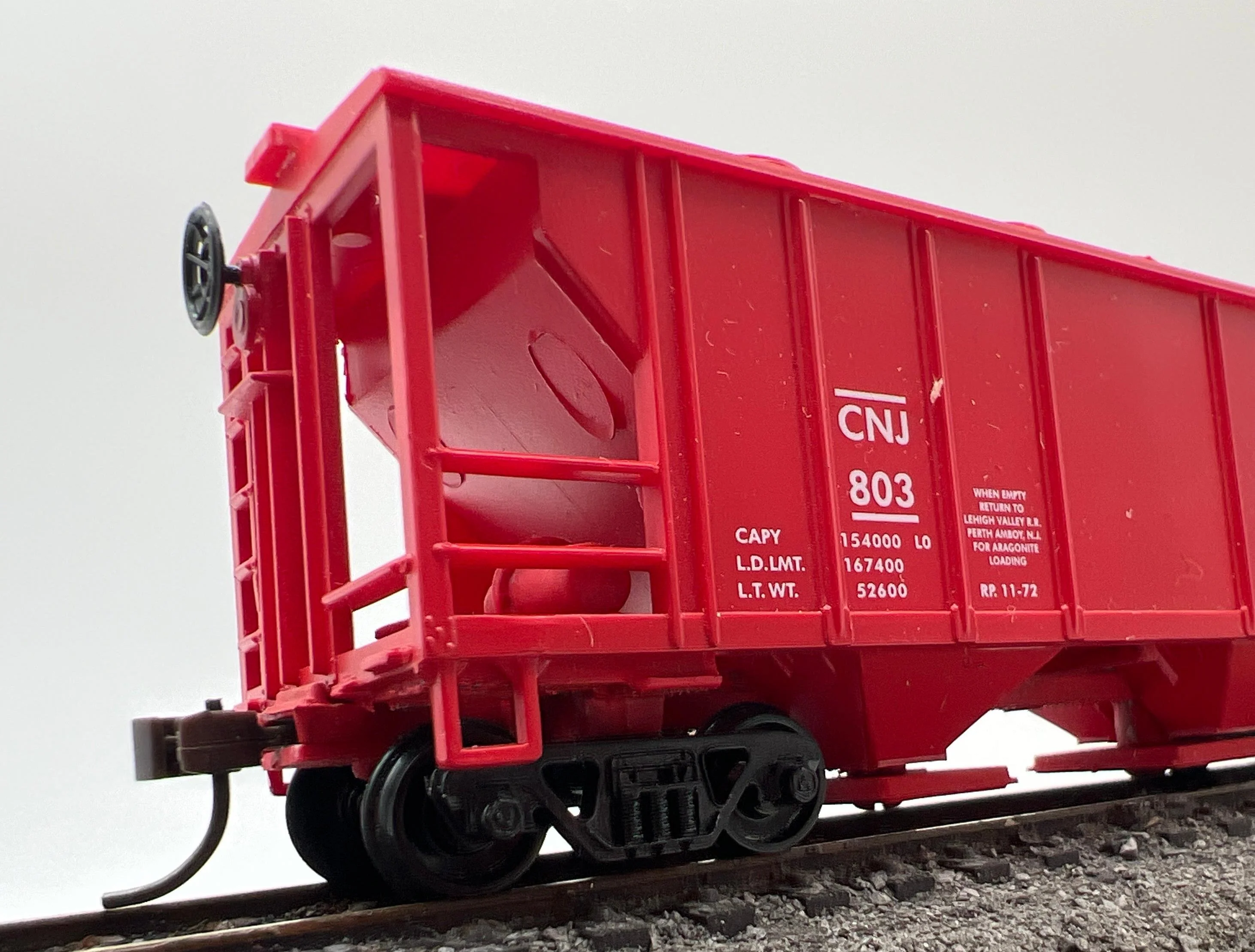Athearn CNJ 2-Bay Covered Hopper HO SCALE Like New - Image 2