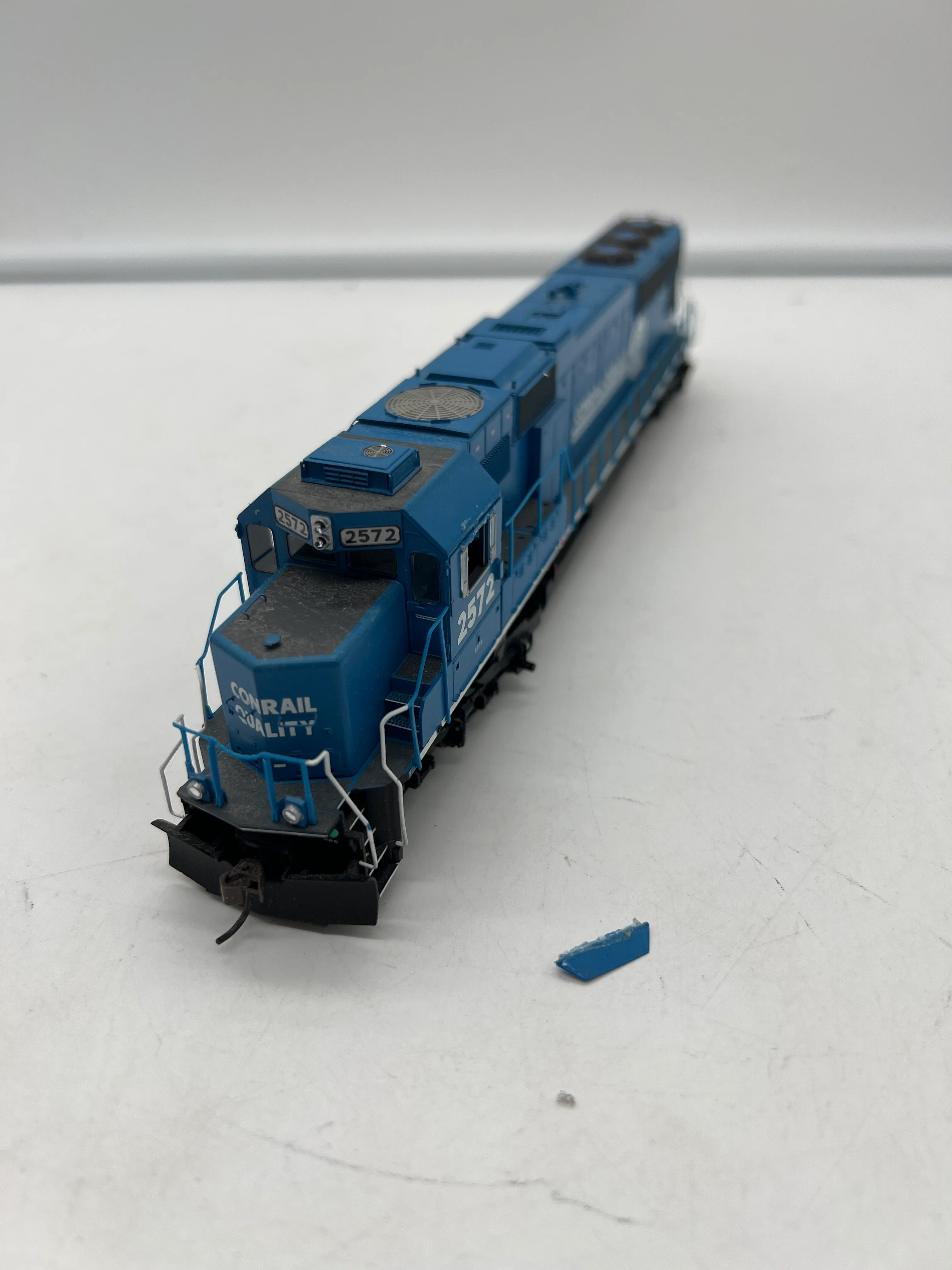 Athearn G6144 Conrail SD-70 Diesel Locomotive 2572 HO SCALE Used Excellent - Image 2