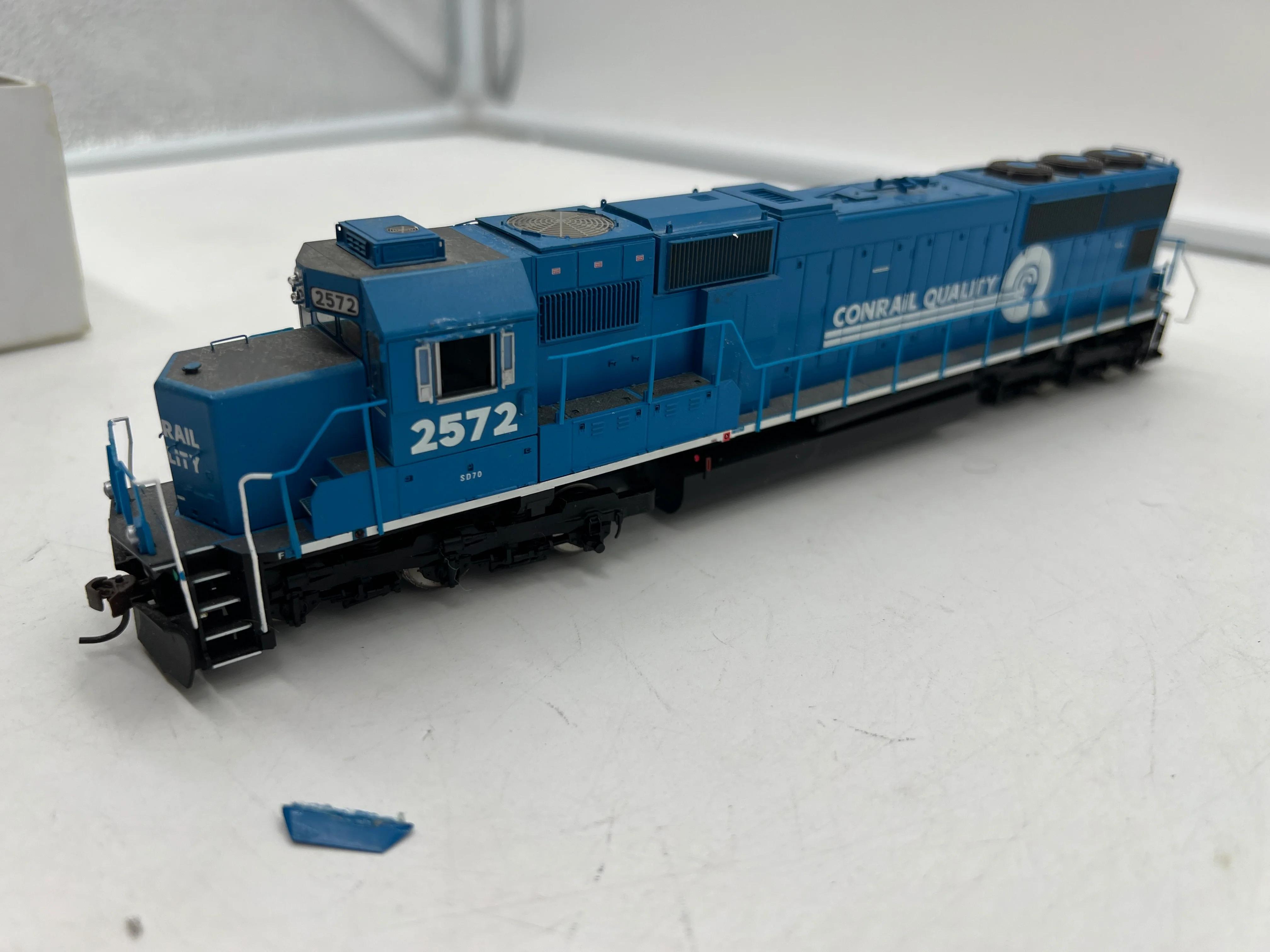 Athearn G6144 Conrail SD-70 Diesel Locomotive 2572 HO SCALE Used Excellent - Image 4