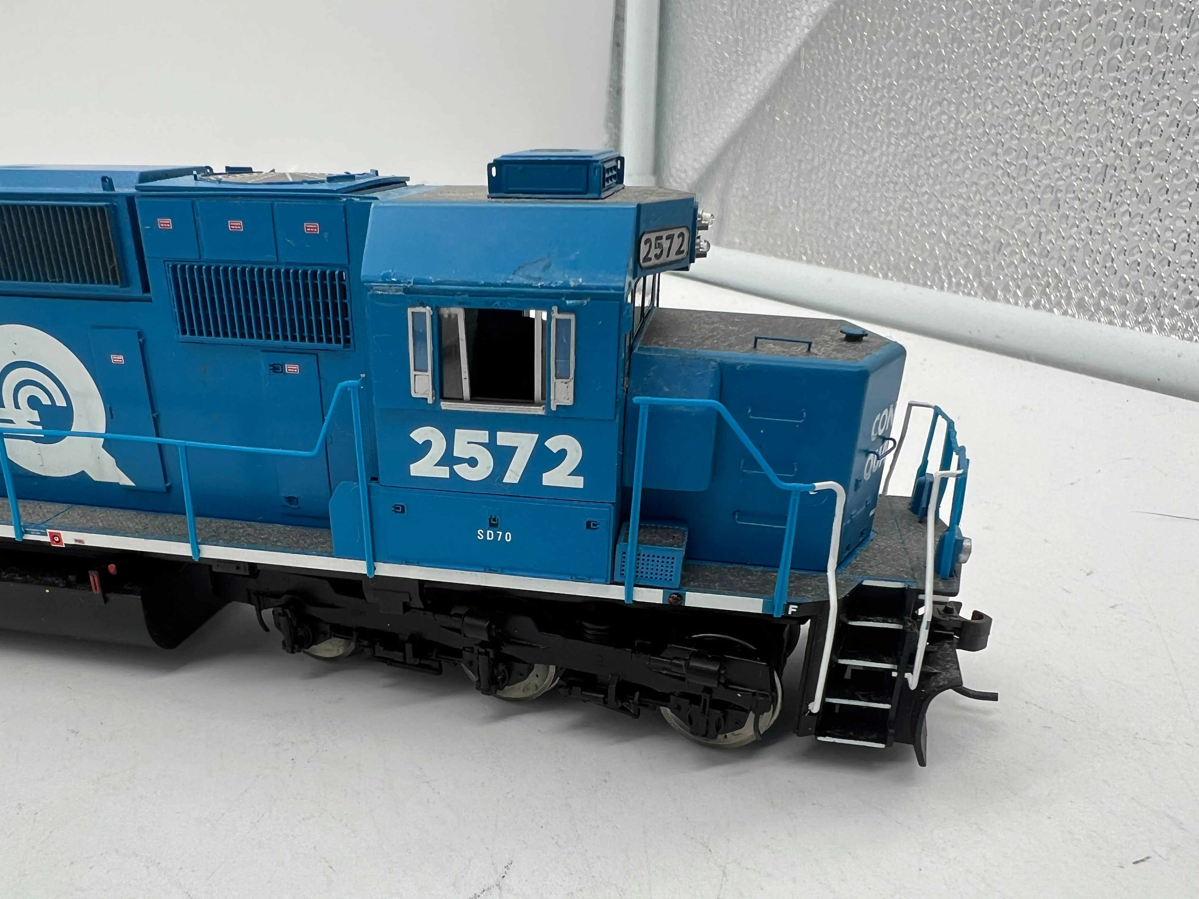 Athearn G6144 Conrail SD-70 Diesel Locomotive 2572 HO SCALE Used Excellent - Image 7