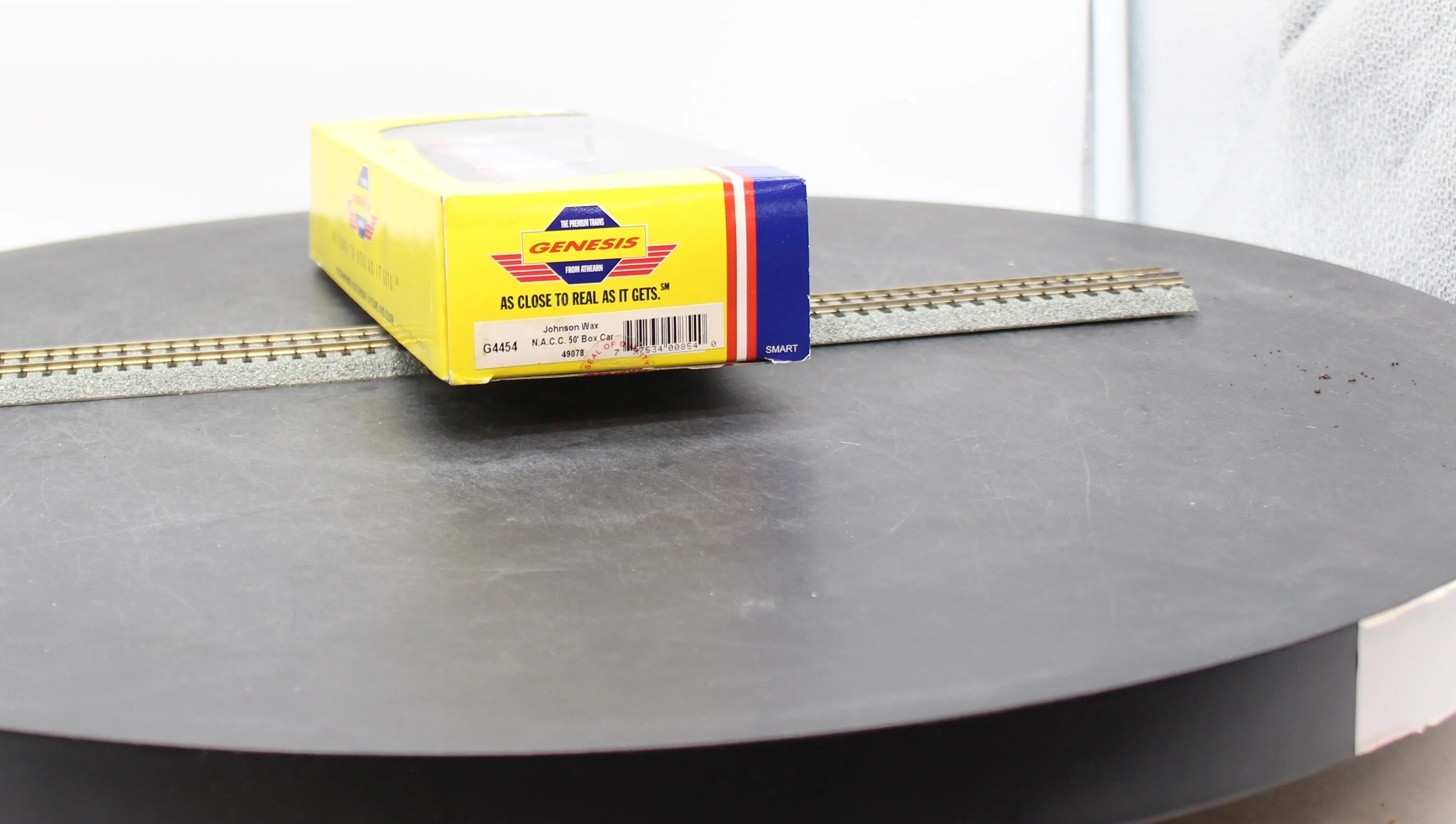 Athearn Johnson Wax 50' Box Car ATH4454 HO SCALE Like New - Image 2