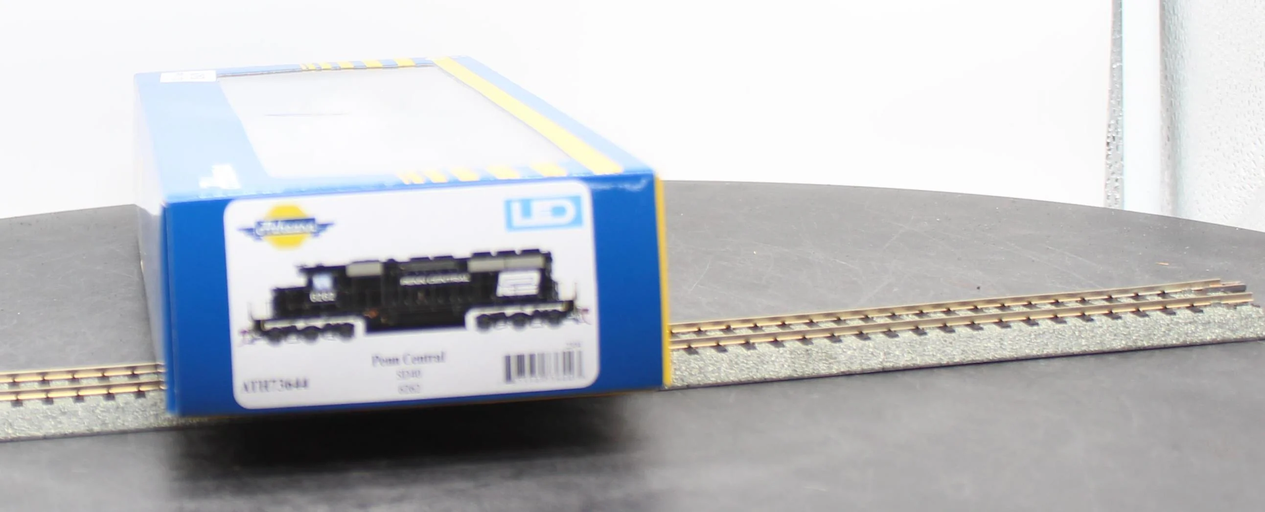 Athearns ATH73644 Athearn HO 73644 Penn Central SD40 6262 HO SCALE NEW - Image 2