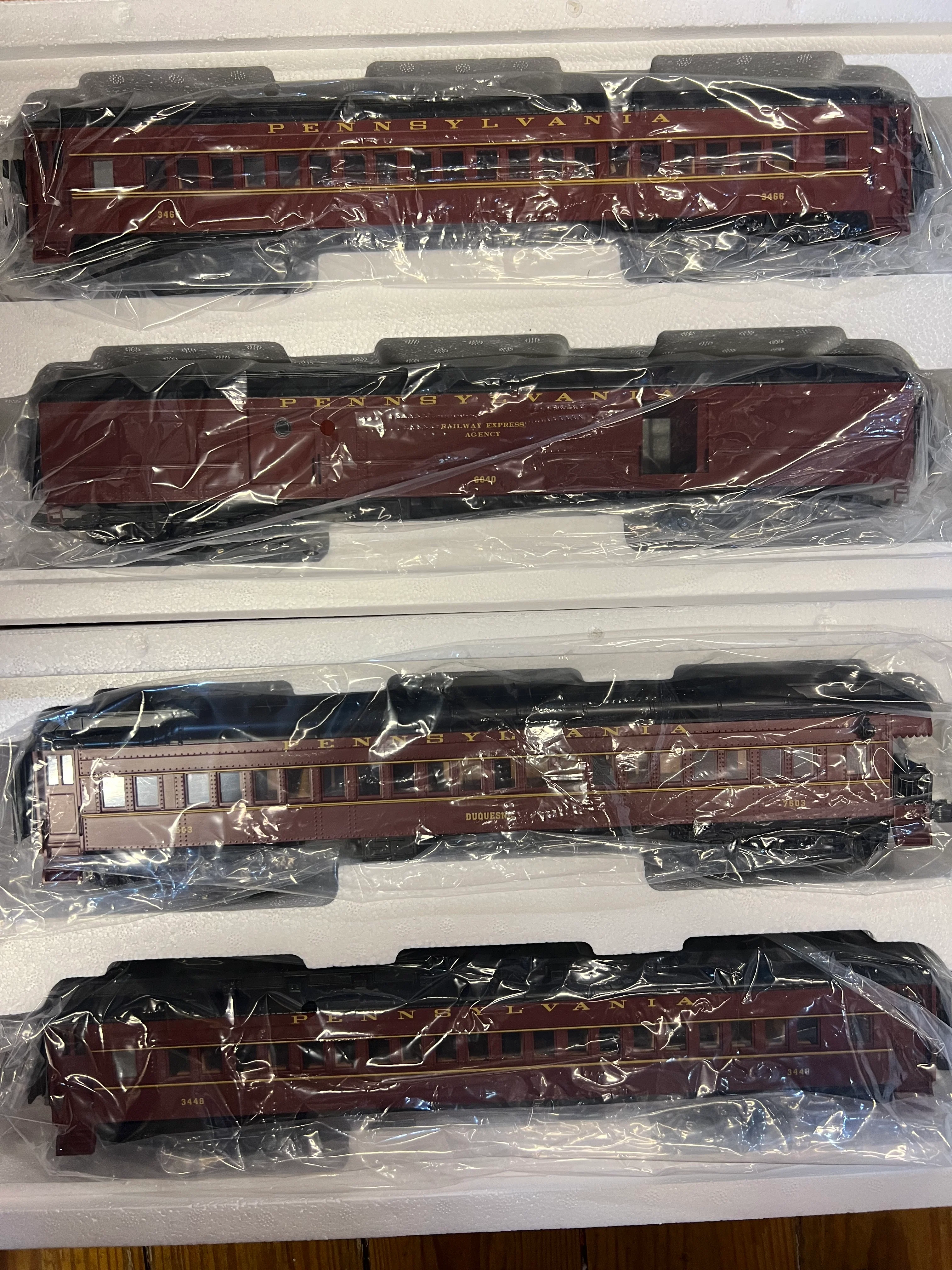 Atlas 3007050 Pennsylvania PRR  70' Madison Heavyweight Passenger 4 Car Set (Tuscan/Black) O SCALE NEW - Image 4