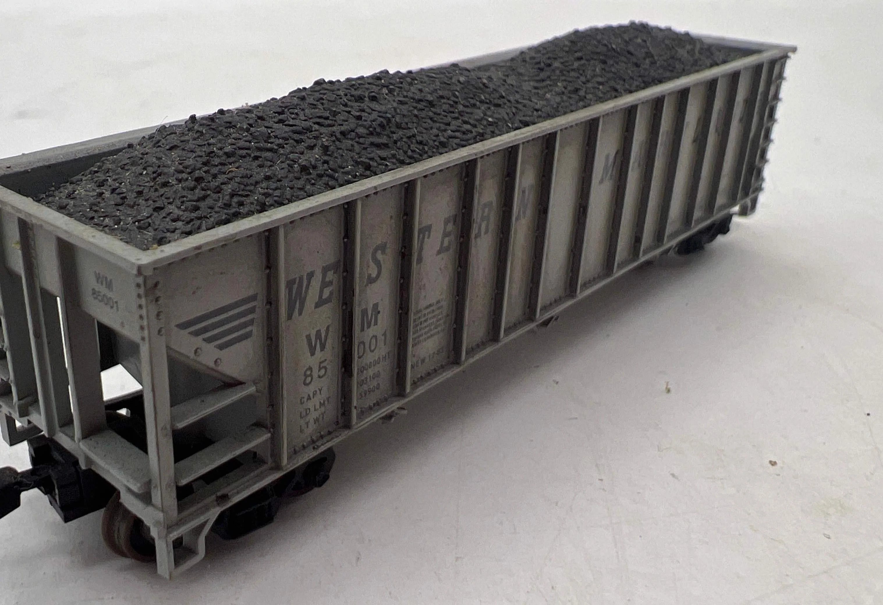Atlas 32654 WESTERN MARYLAND 90 Ton Hoppers TRAINMAN Gray/Black N Scale WEATHERED AS IS Like New - Image 3