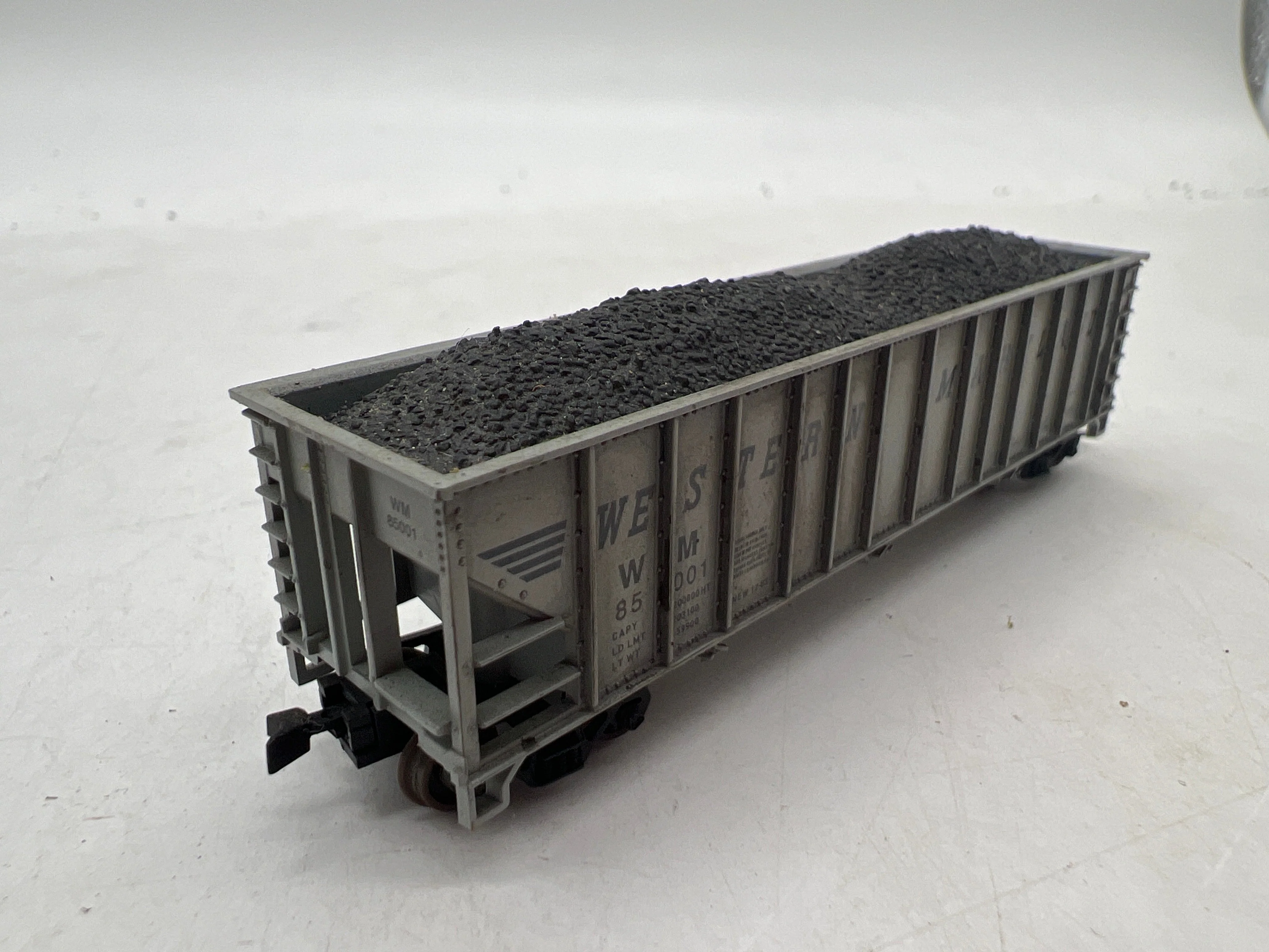 Atlas 32654 WESTERN MARYLAND 90 Ton Hoppers TRAINMAN Gray/Black N Scale WEATHERED AS IS Like New - Image 4