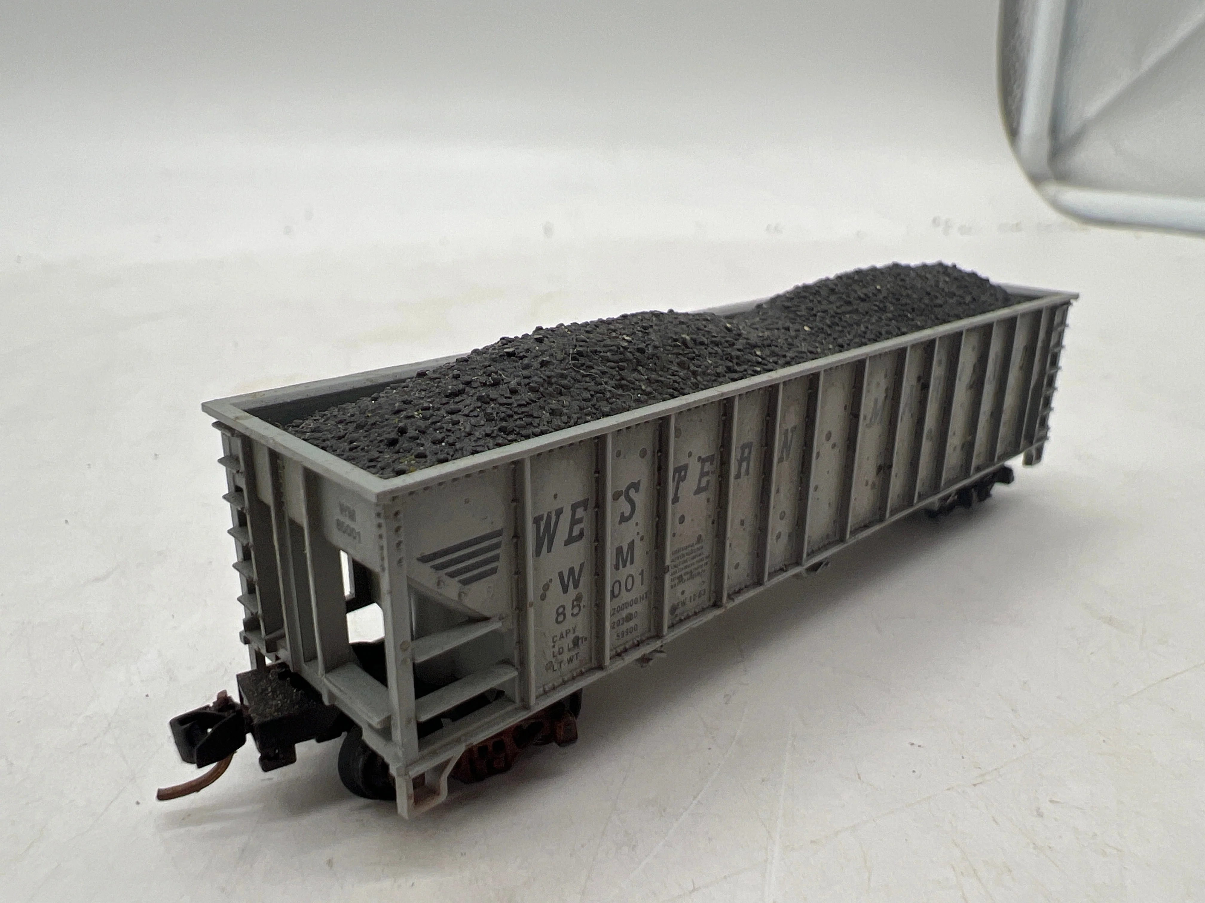Atlas 32665 WESTERN MARYLAND 90 Ton Hoppers TRAINMAN Black/Gray N Scale WEATHERED AS IS Like New - Image 4