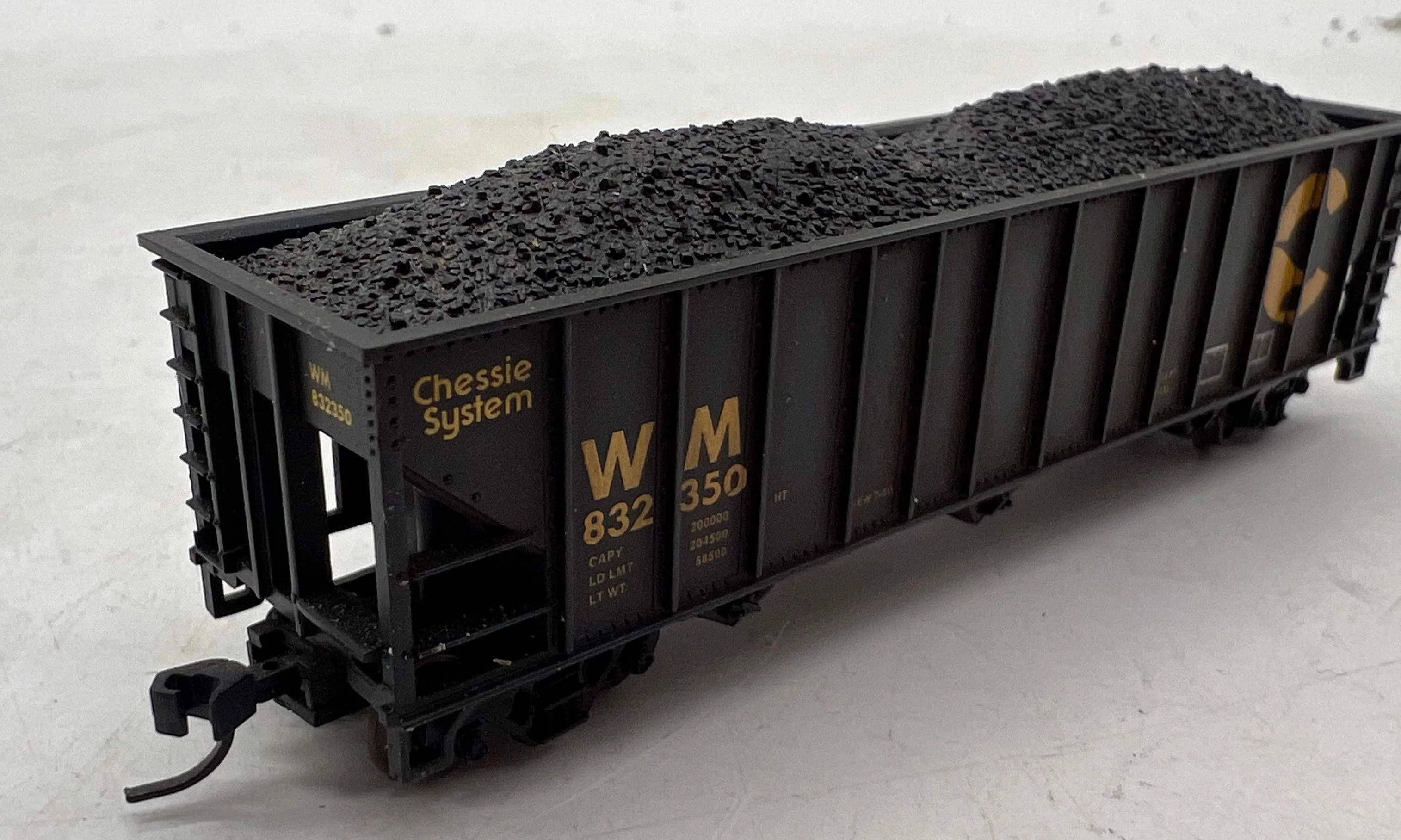 Atlas 32874 CHESSIE (B&O) 90 Ton Hoppers BLACK/YELLOW N Scale WEATHERED AS IS Like New - Image 3