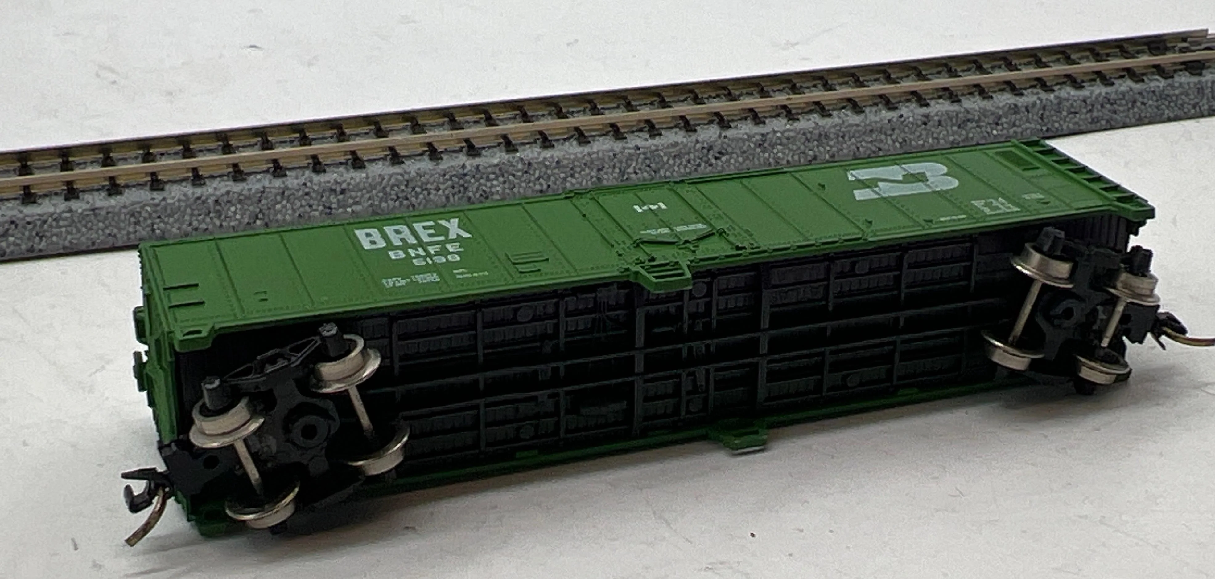 Atlas 3653 N 50' Mechanical Reefer Burlington Northern BN  5198 w kadee style couplers metal wheels N SCALE Like New - Image 2