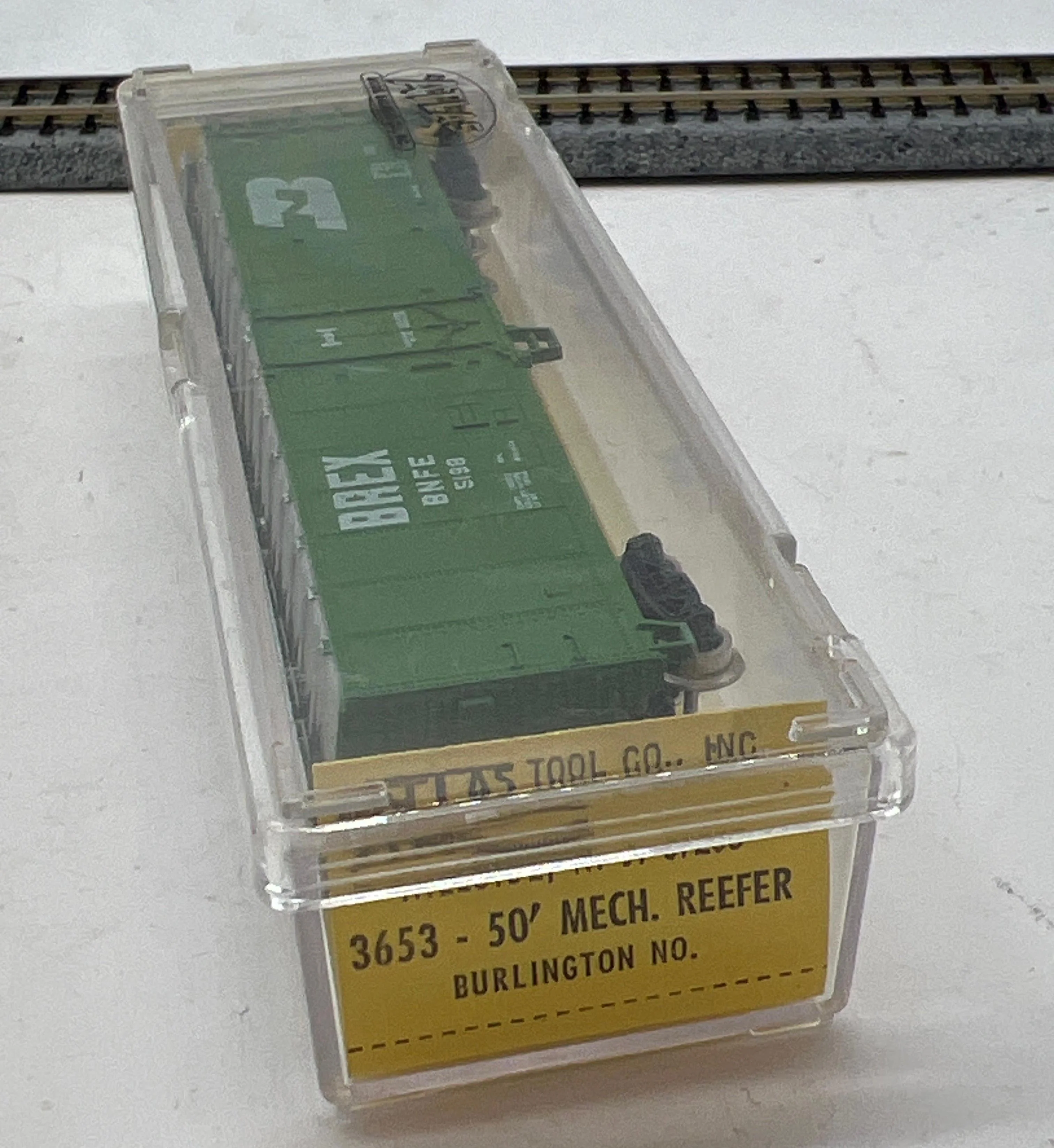 Atlas 3653 N 50' Mechanical Reefer Burlington Northern BN  5198 w kadee style couplers metal wheels N SCALE Like New - Image 4