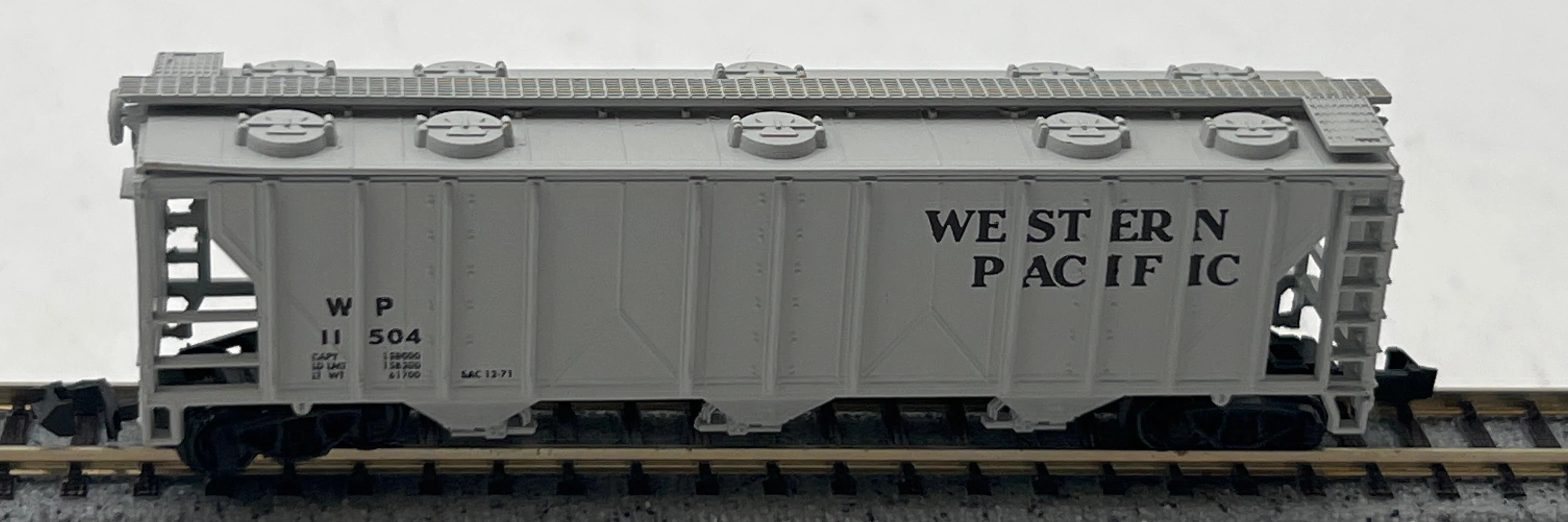 Atlas 3735 Western Pacific 3 Bay Weathered Covered Hopper N SCALE Like New - Image 2
