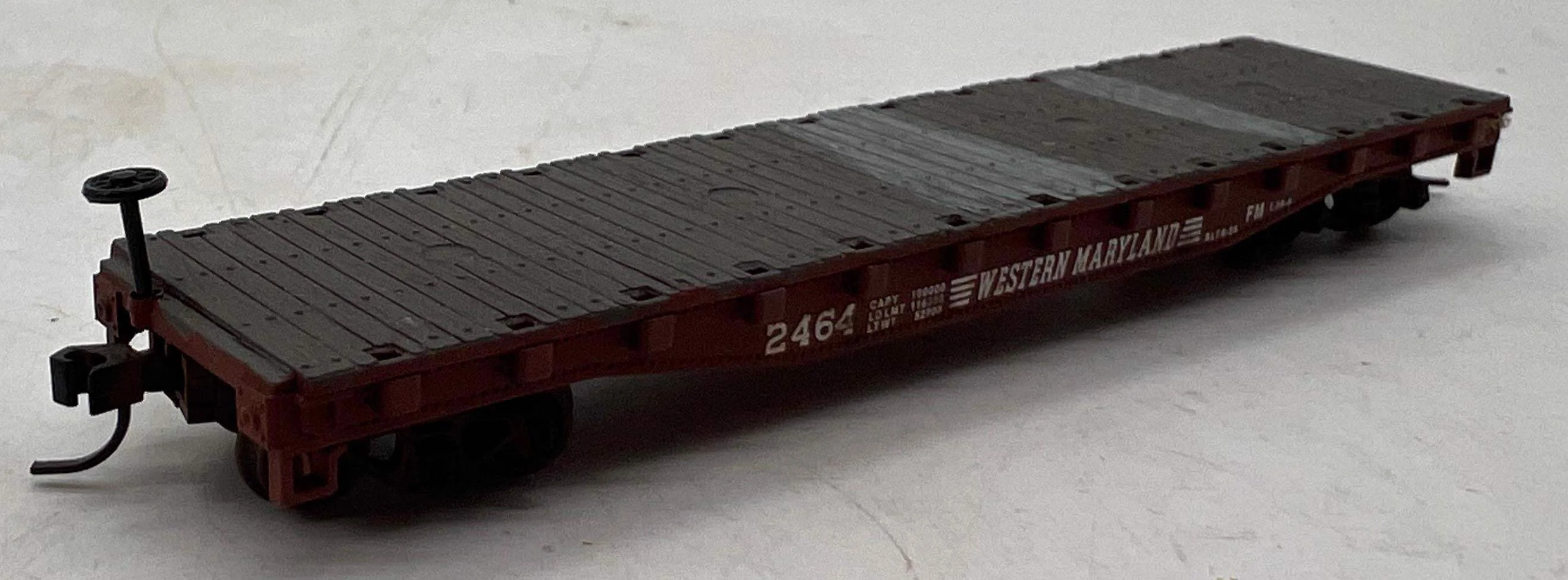 Atlas 38134 WESTERN MARYLAND Flat Car Oxide Red/White #2464 N Scale WEATHERED AS IS Like New - Image 3