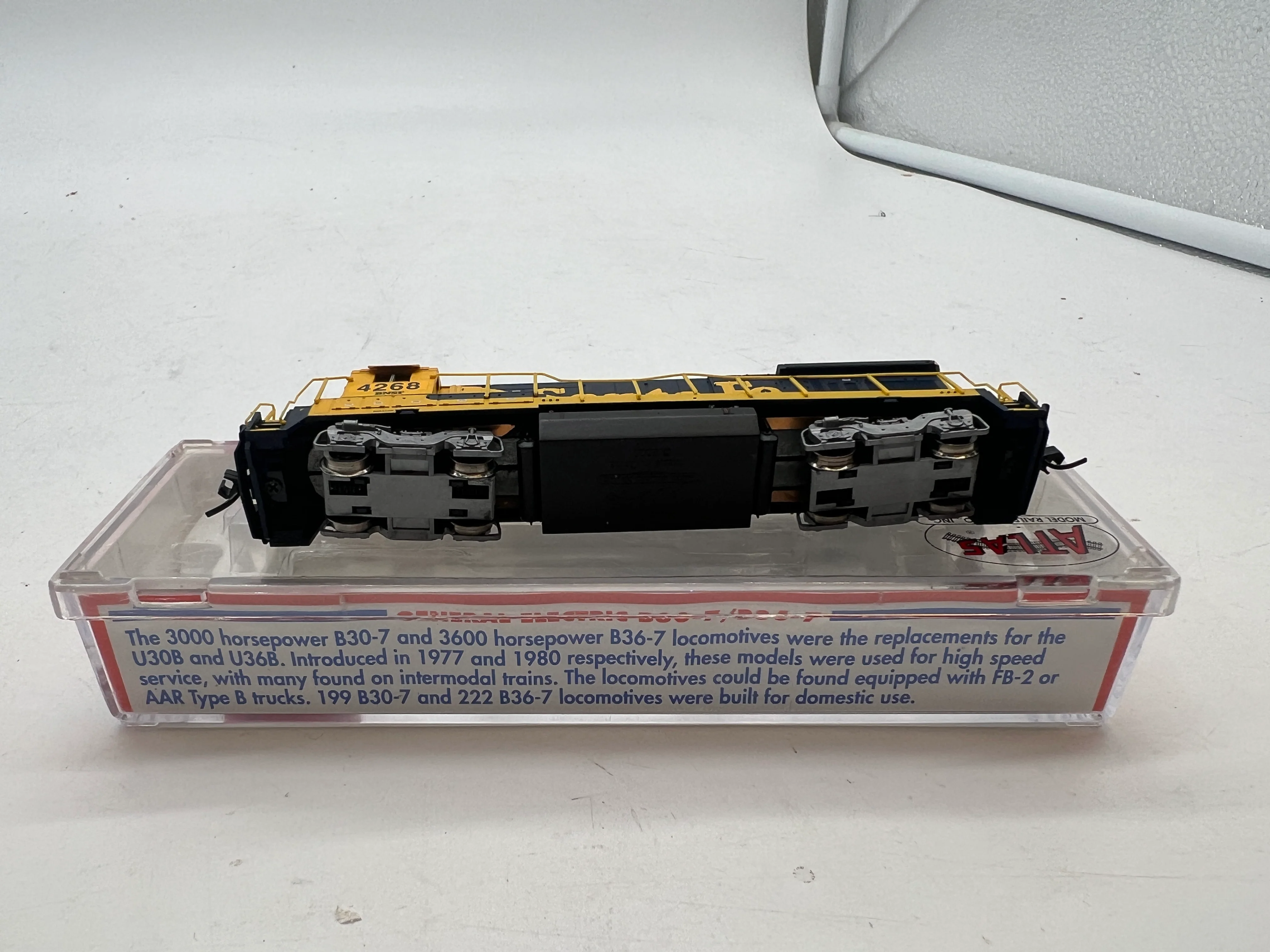 Atlas 49933 SANTA FE B36-7 Locomotive Blue/Yellow #7487 DC N Scale Used Excellent - Image 2