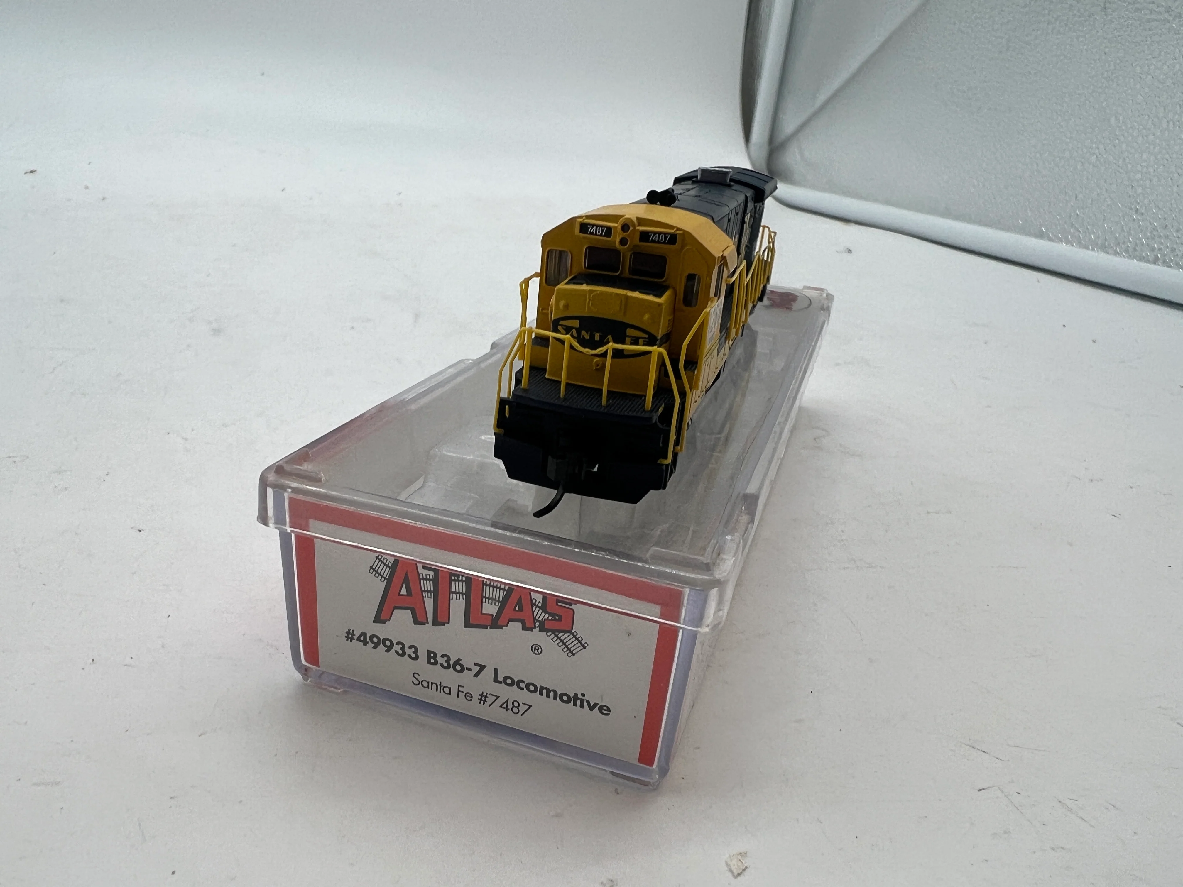 Atlas 49933 SANTA FE B36-7 Locomotive Blue/Yellow #7487 DC N Scale Used Excellent - Image 3