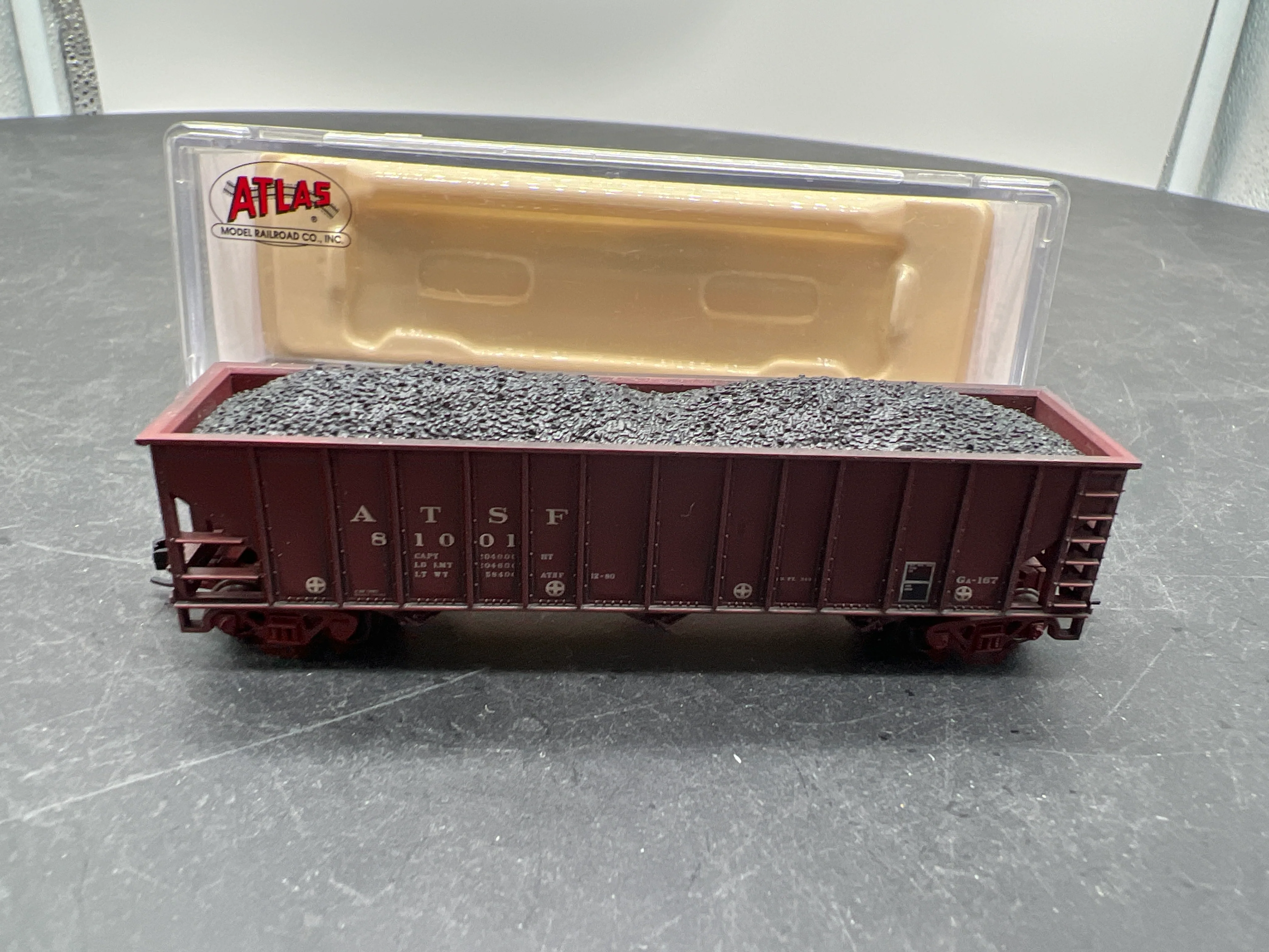 Atlas 50000737 ATSF Hopper Car N SCALE WEATHERED AS IS Like New