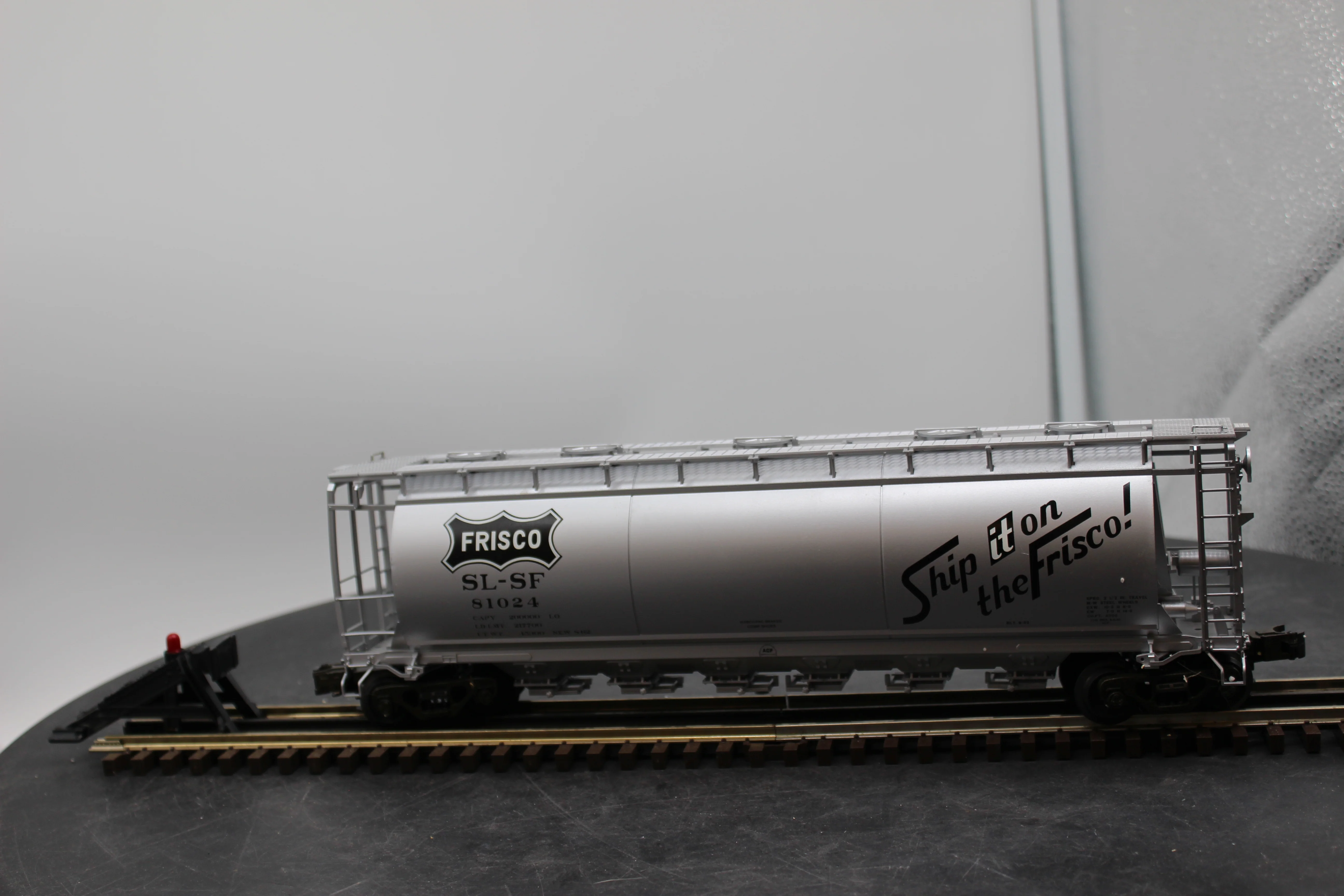 Atlas 6333-2 ATLAS ACF 6-BAY CYLINDRICAL HOPPER Frisco 81024 3 RL O SCALE Used Excellent - Image 4