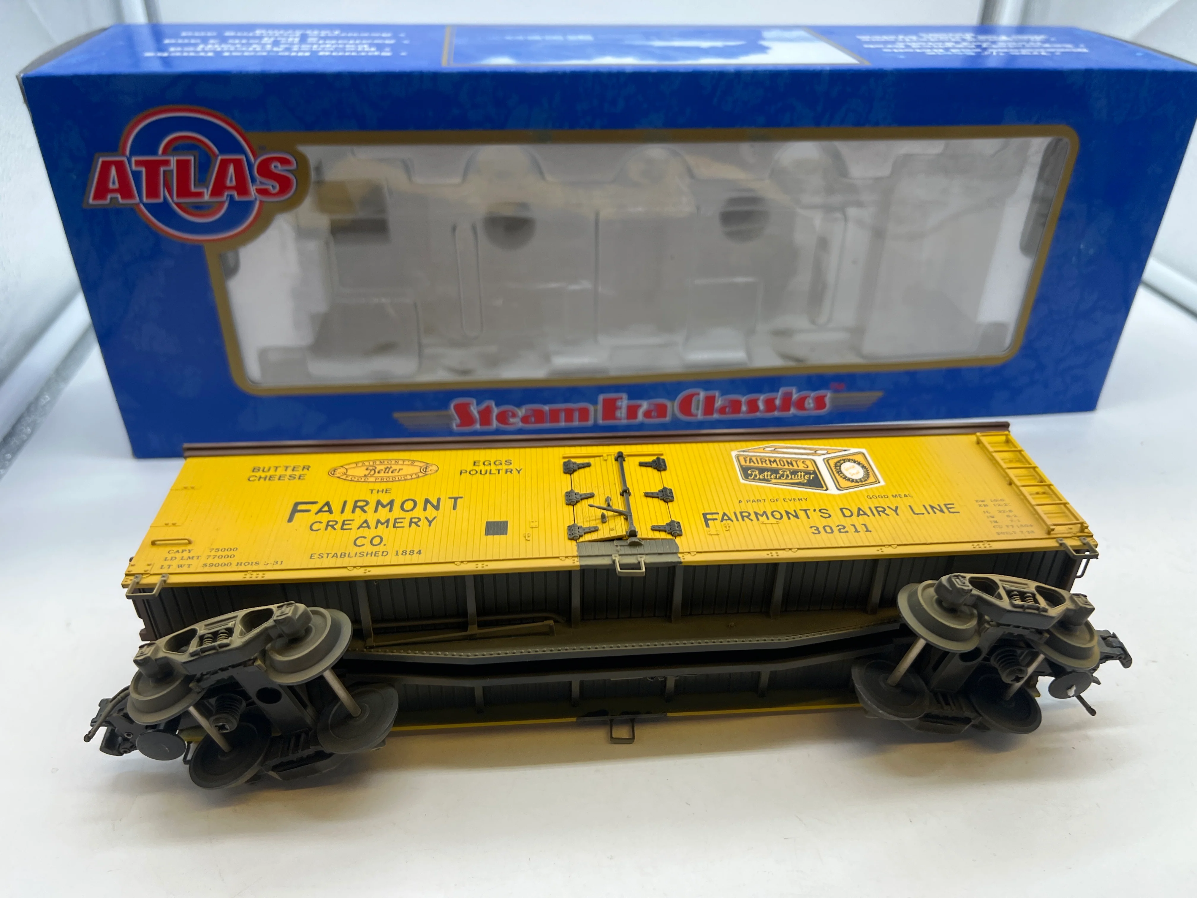 Atlas 6700 Fairmont Creamery Co Custom Decorated Woodside Reefer O SCALE WEATHERED AS IS Used Excellent - Image 8