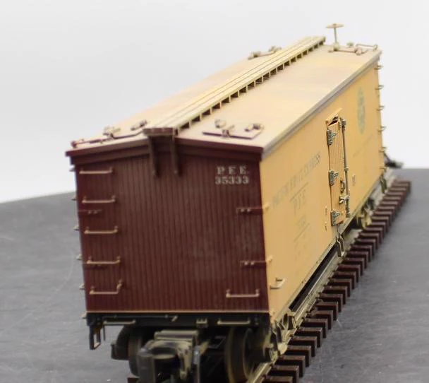 Atlas 6708-4 Pacific Fruit Express PFE Southern Pacific Steam Era Classics Reefer 35333 O SCALE WEATHERED Used Excellent - Image 6