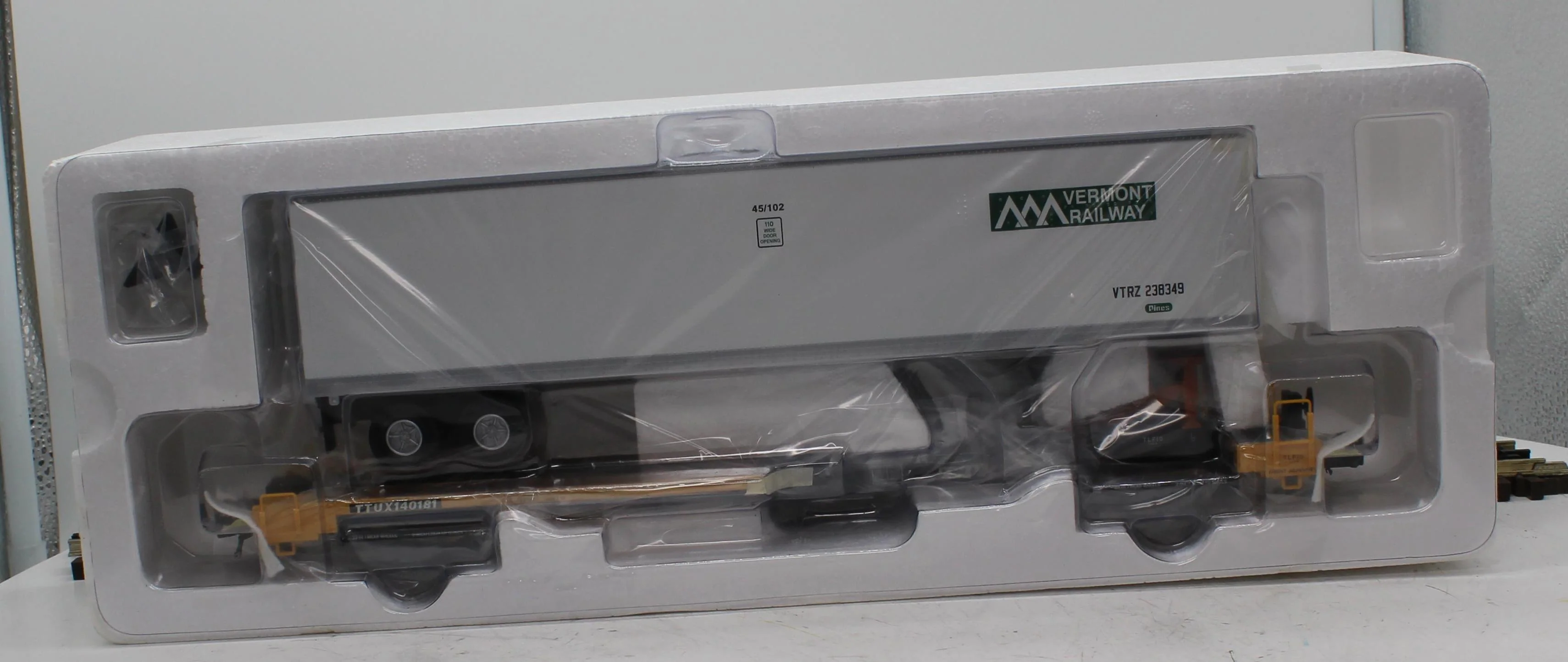 Atlas 6953-4 VERMONT RAILWAY 45' Pines Trailer Front Runner O Scale NEW - Image 2
