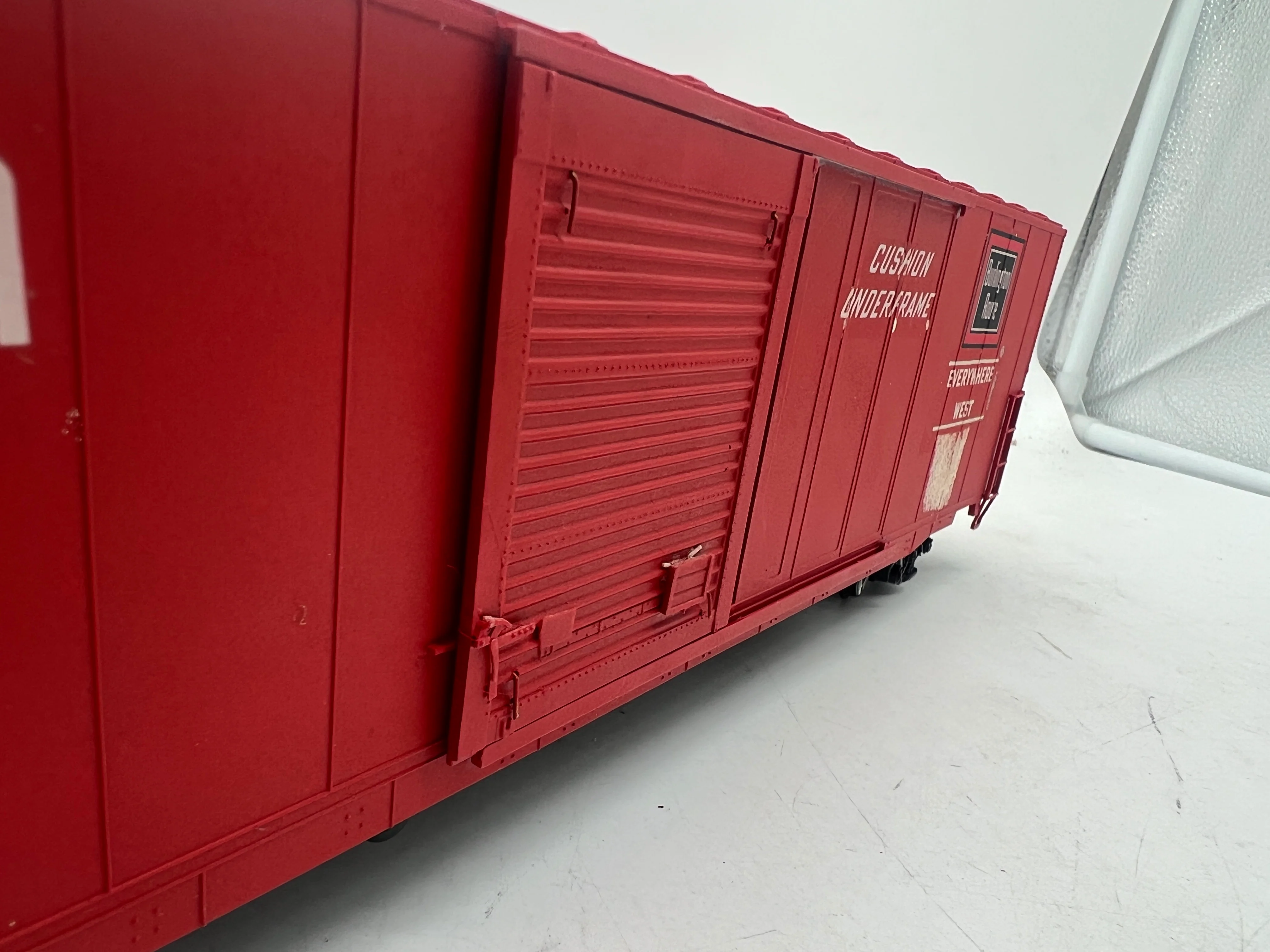 Atlas 7530 ACF 60' S.D. BURLINGTON DECORATED AUTO PARTS BOX CAR 2 rail O SCALE WEATHERED / CUSTOM decorated AS IS Used Damaged Box - Image 14