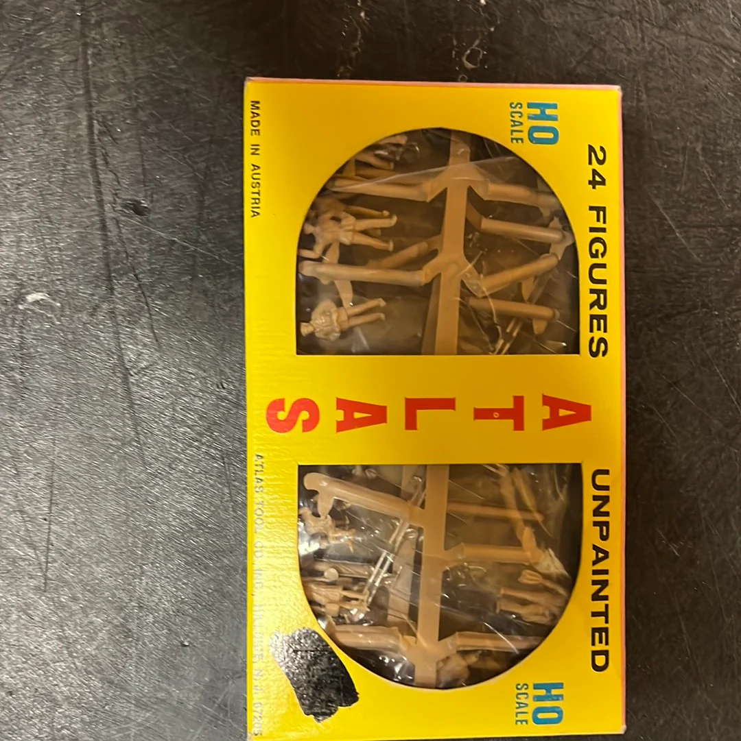 Atlas 792 set of 24 unpainted figures
