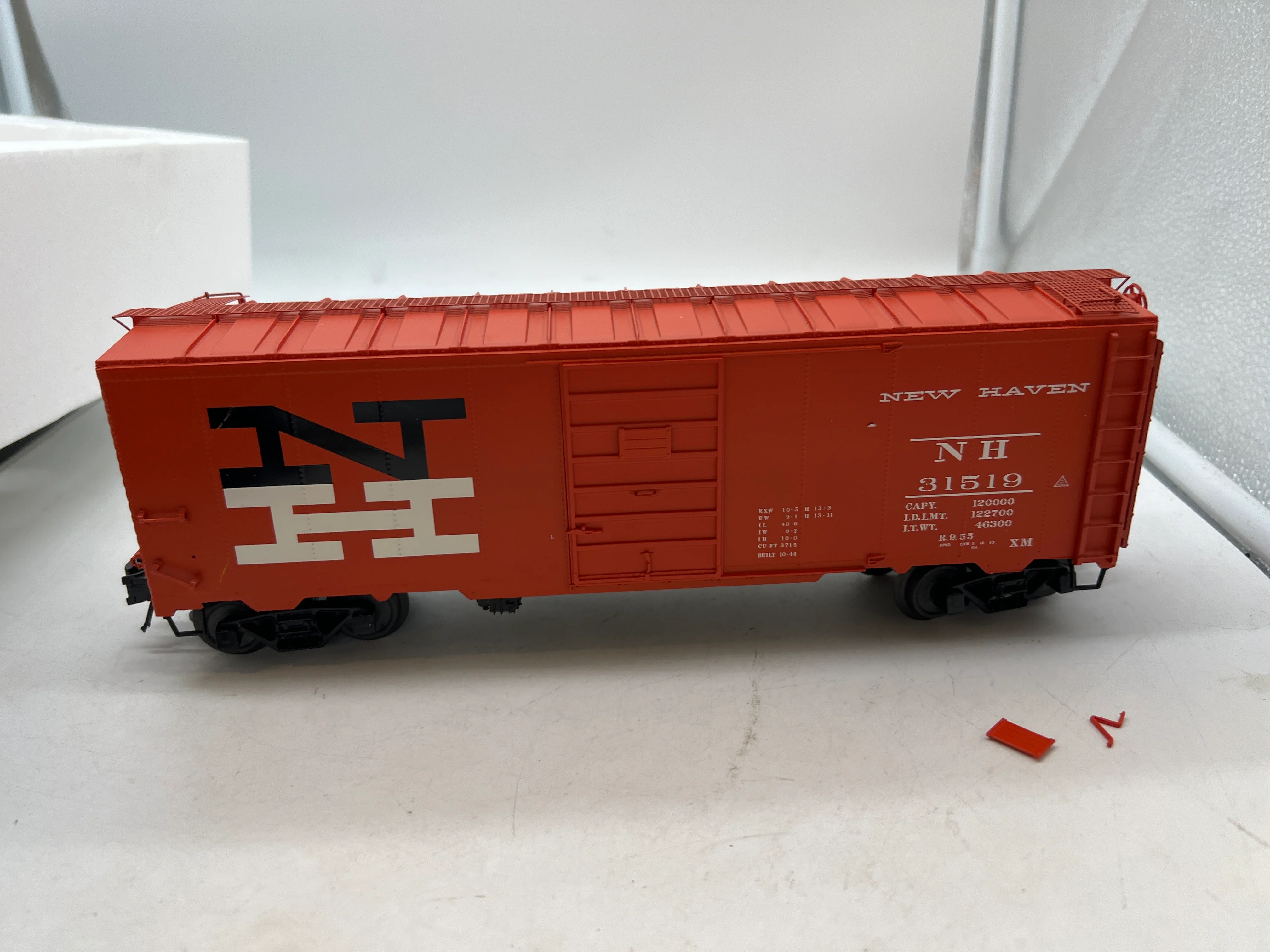 Atlas 8553-1 New Haven 40' 1937 AAR Boxcar 31519 O SCALE Used as is - Image 3