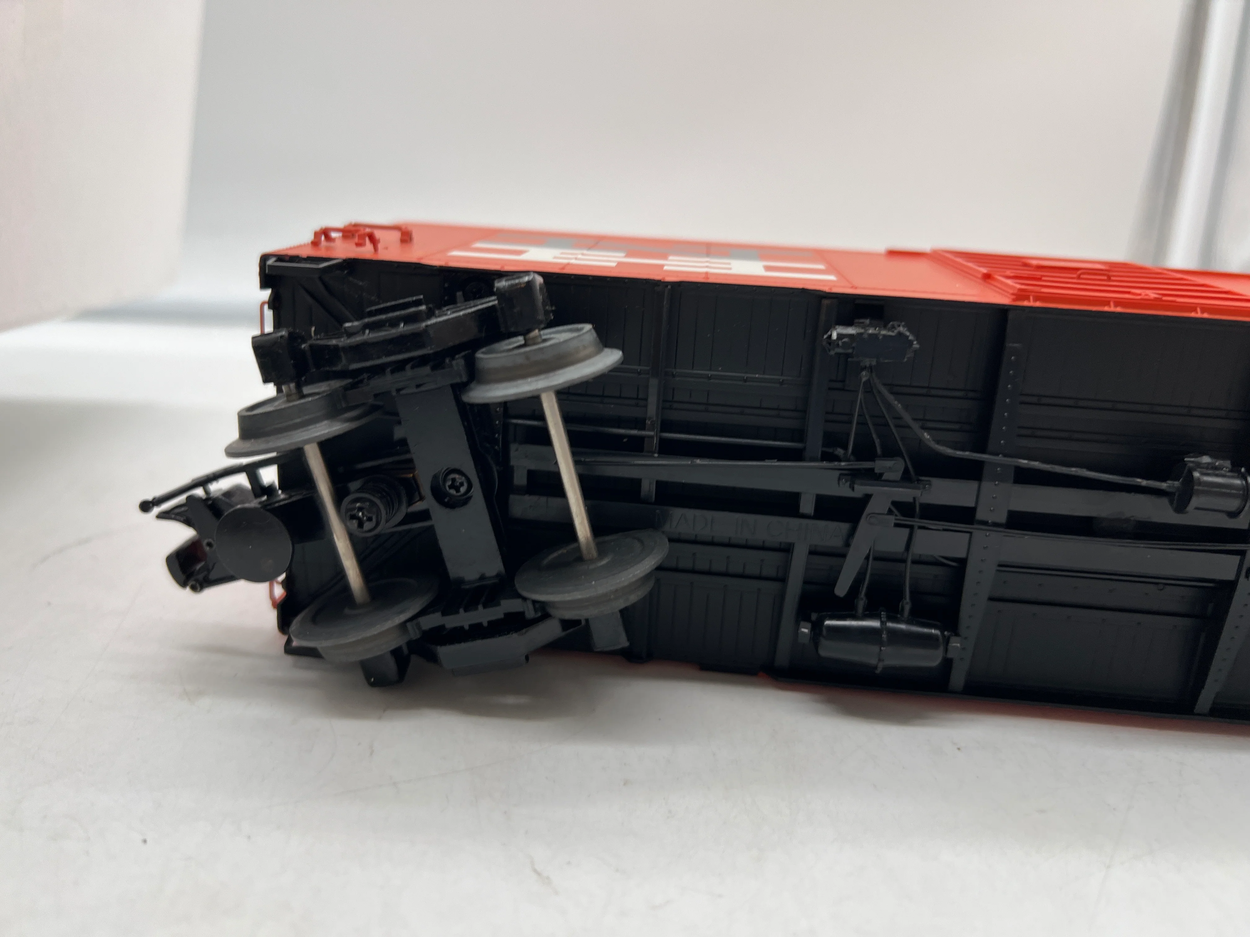 Atlas 8553-1 New Haven 40' 1937 AAR Boxcar 31519 O SCALE Used as is - Image 4