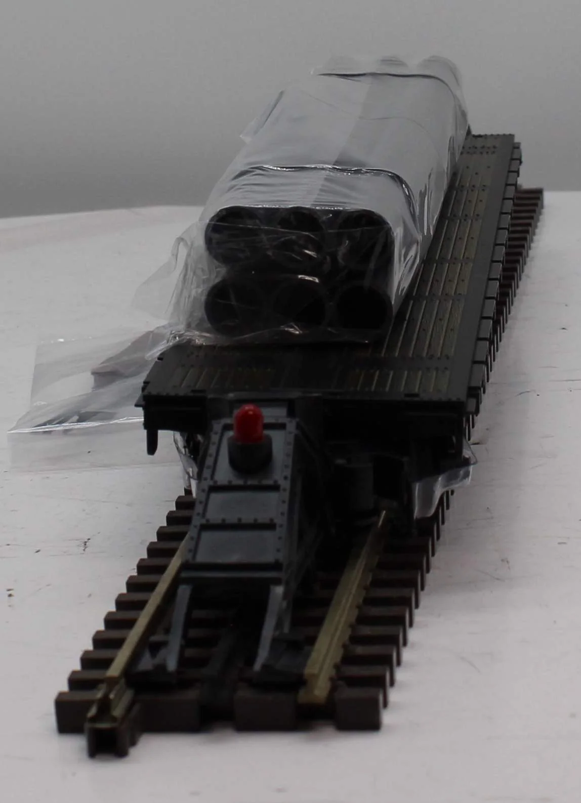 Atlas 933-2 52'6" New Haven Flat Car with PipeloadO SCALE Like New - Image 4