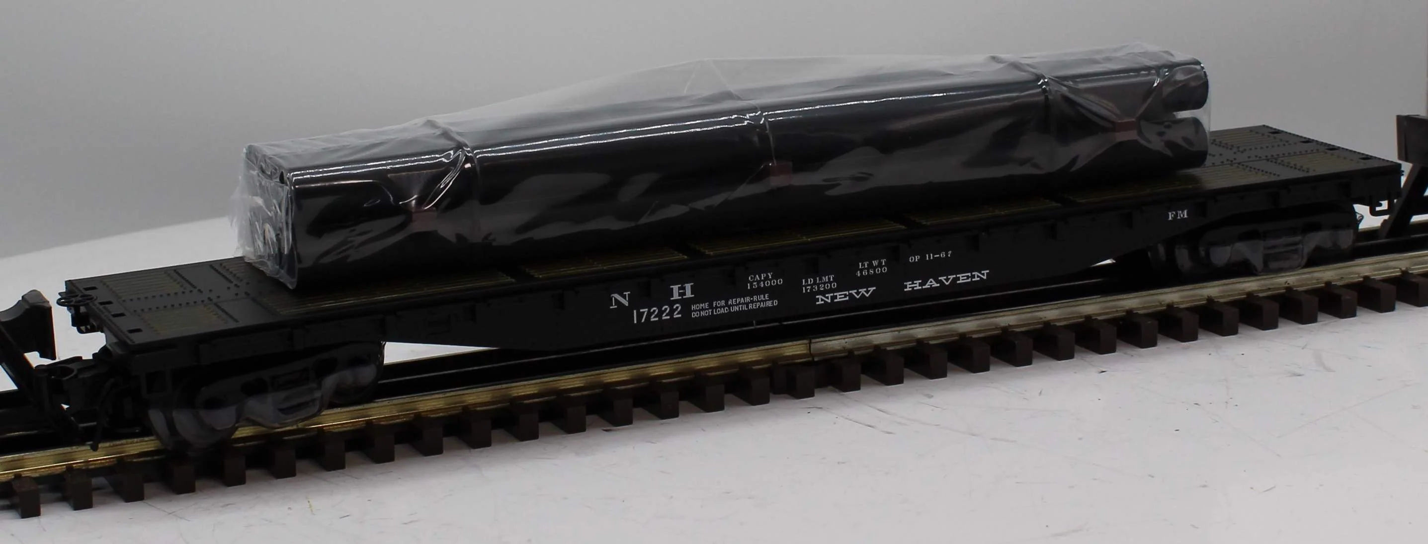 Atlas 933-2 52'6" New Haven Flat Car with PipeloadO SCALE Like New - Image 8