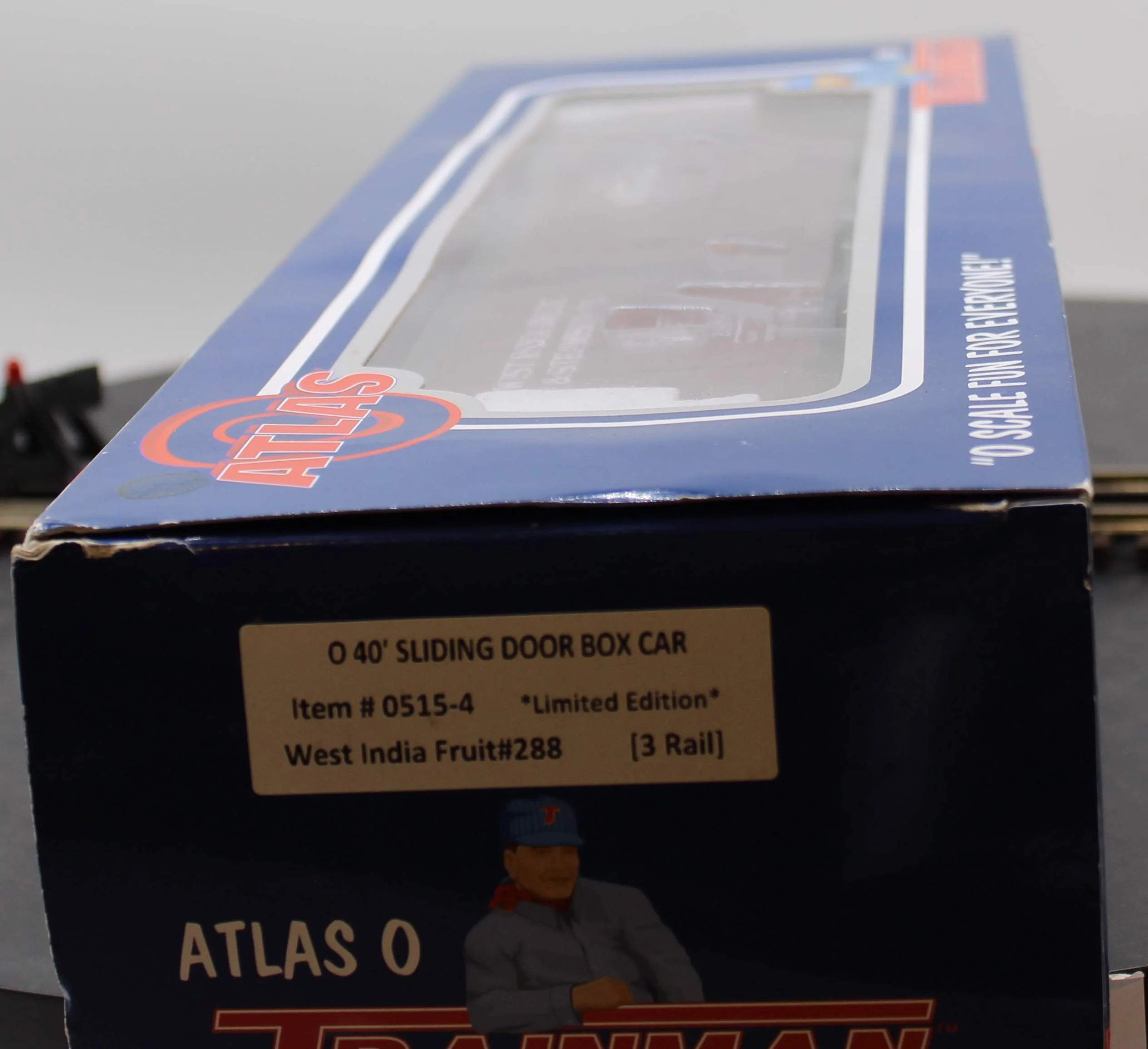Atlas Trainman 0515-4 O 40' West India Fruit 288 Sliding Door Box Car  Limited Edition  O SCALE Like New - Image 9