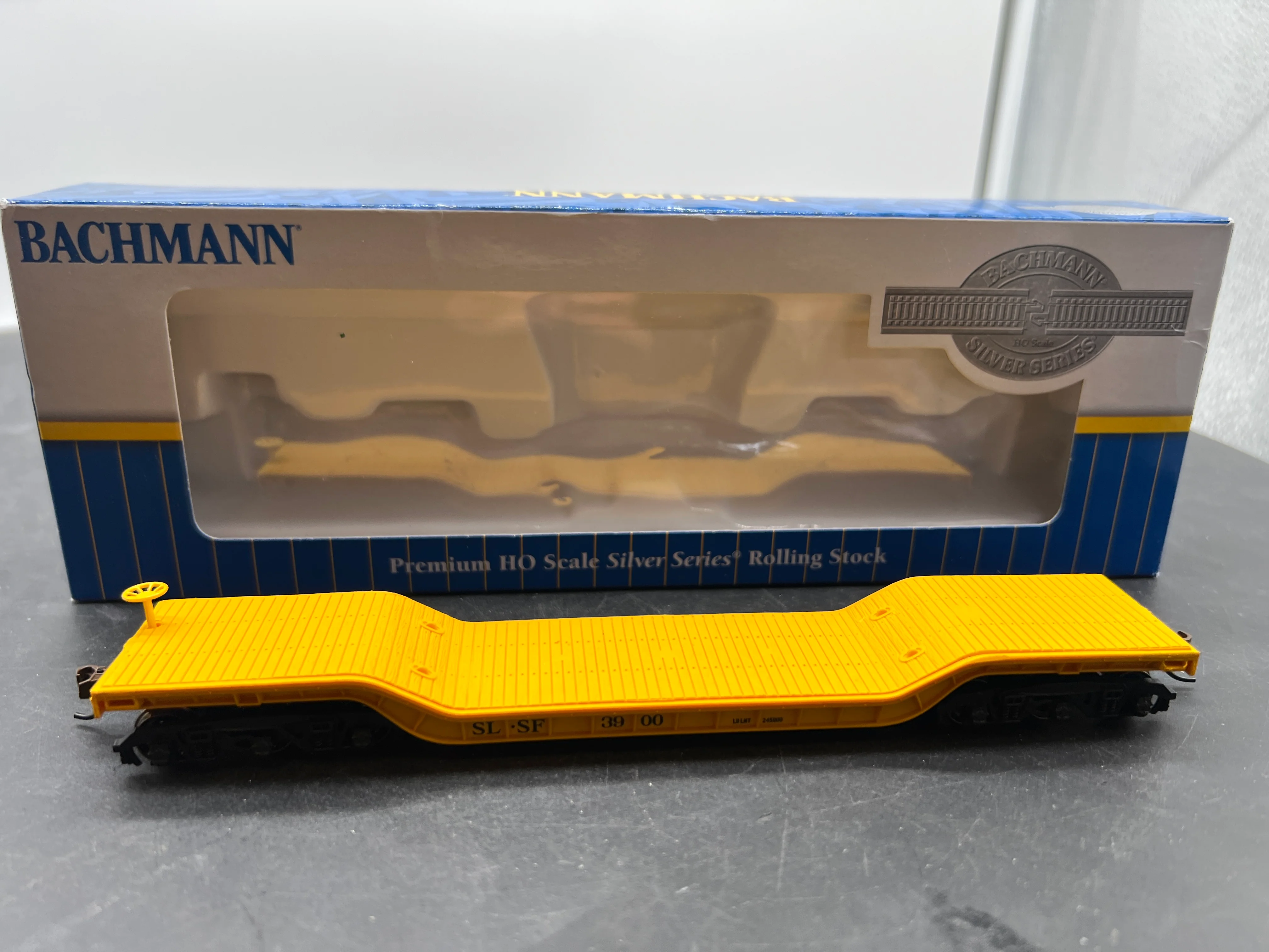 Bachmann 18343 52' CENTER-DEPRESSED FLAT CAR - FRISCO #3900 (HO SCALE) Like New