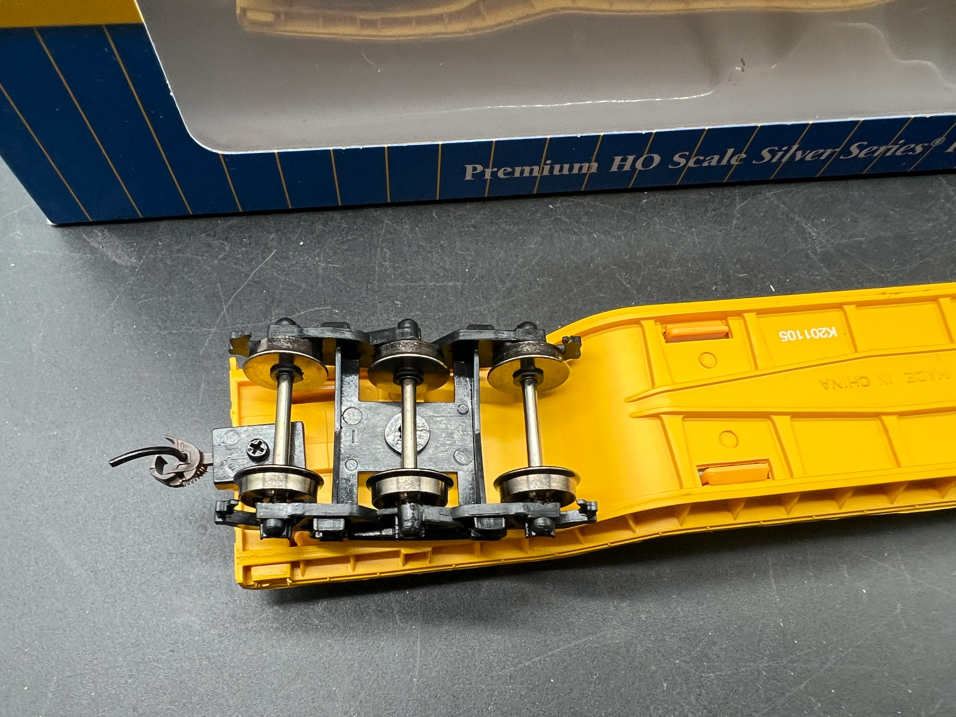 Bachmann 18343 52' CENTER-DEPRESSED FLAT CAR - FRISCO #3900 (HO SCALE) Like New - Image 3