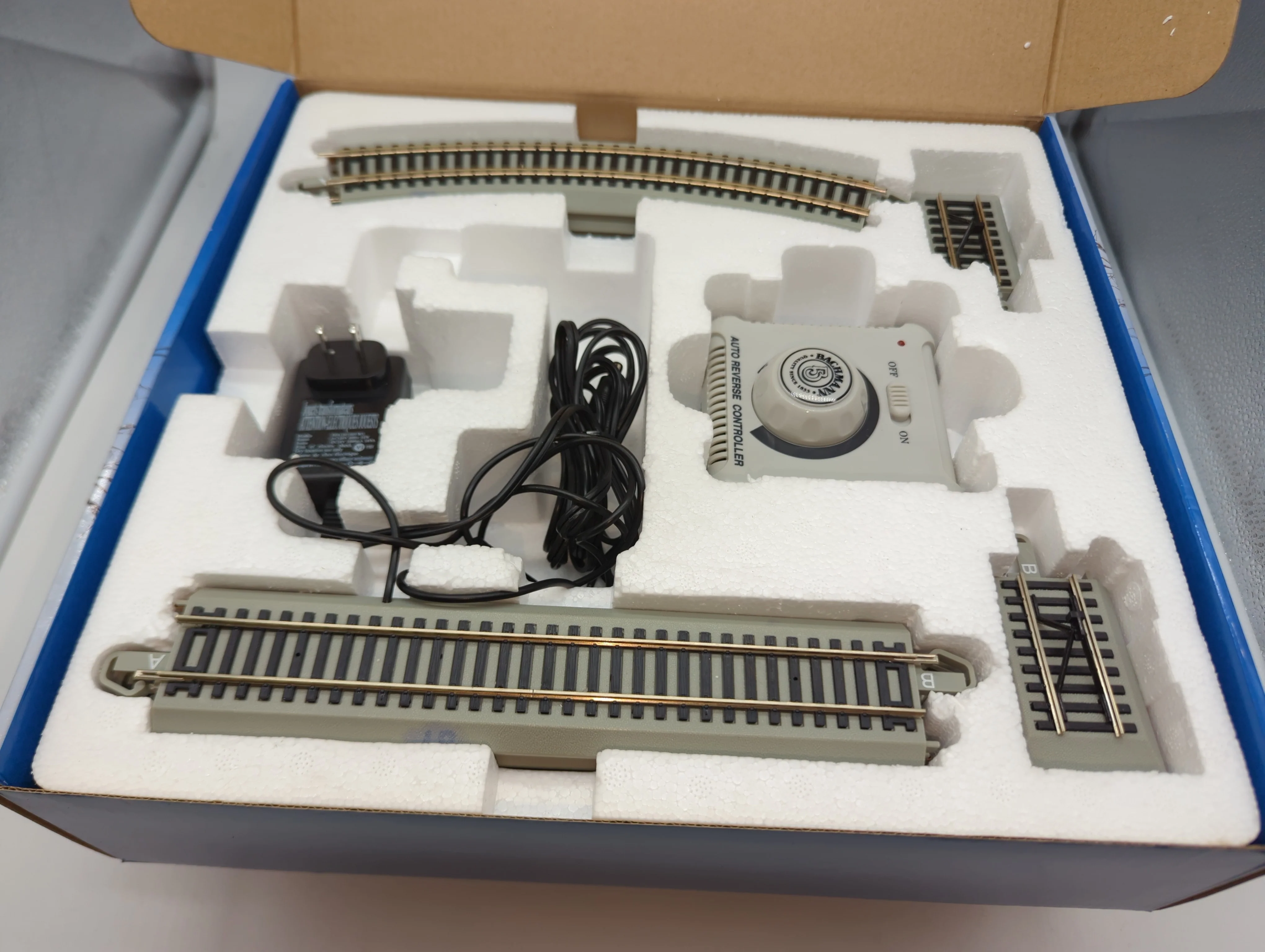 Bachmann 44547 NICKEL SILVER E-Z TRACK REVERSING SYSTEM (HO SCALE) Like New - Image 3