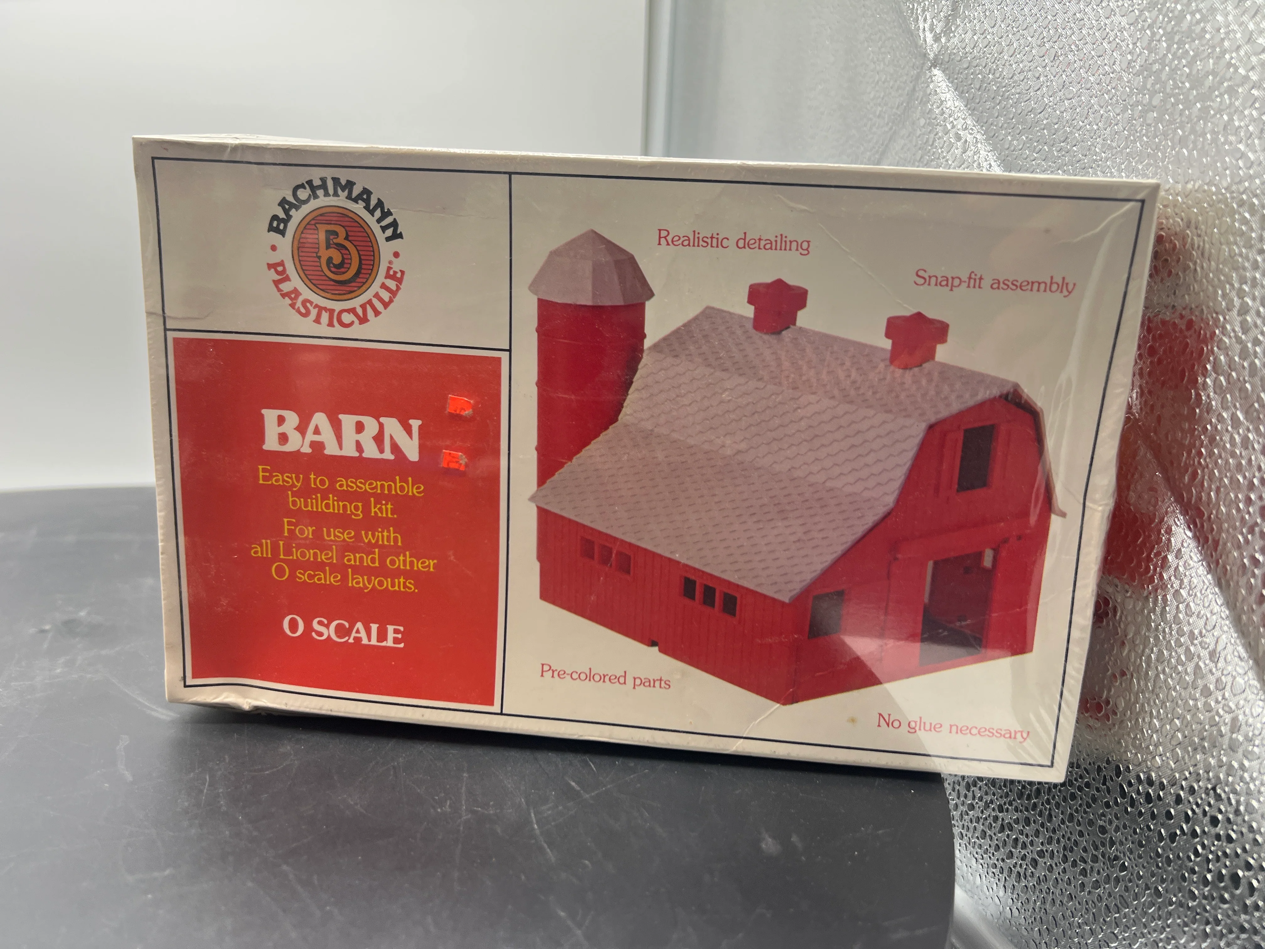 Bachmann 45932 Barn Building KIt O SCALE NEW