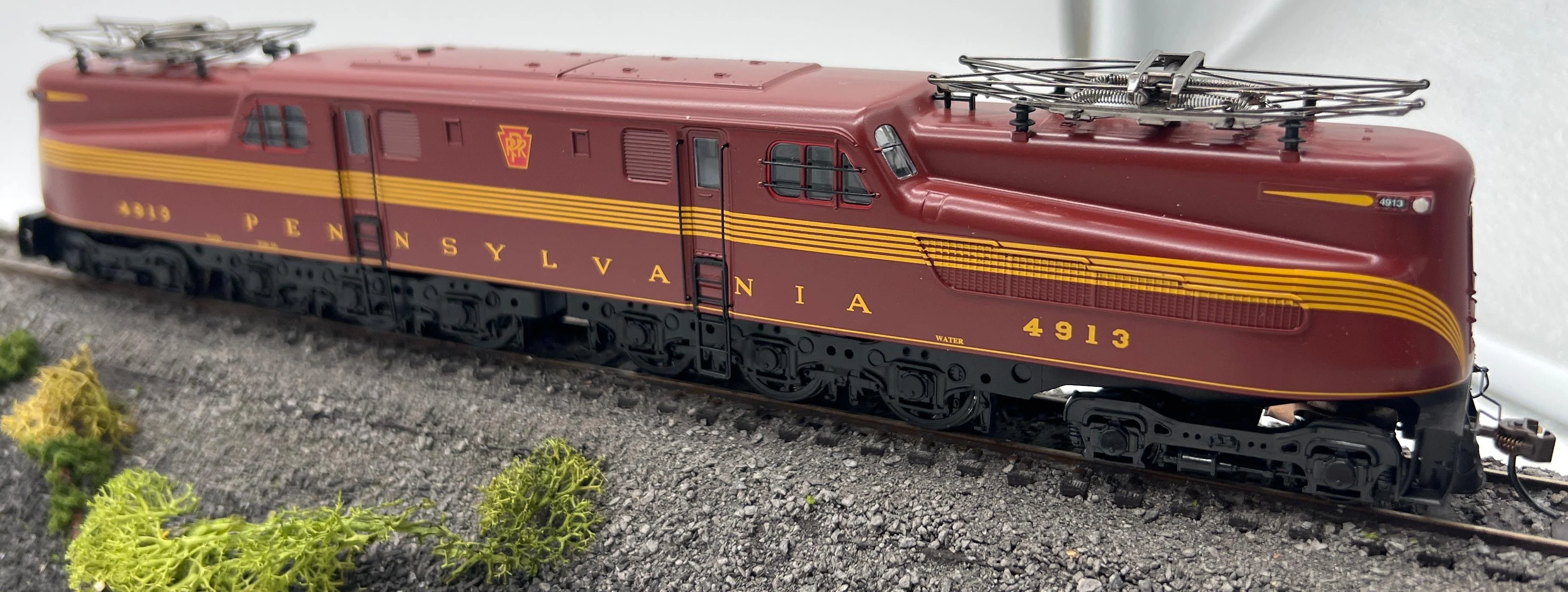 Bachmann 65302 PENNSYLVANIA PRR GG-1 Electric Locomotive Tuscan Red 5 Stripe #4913 DCC HO Scale Like New limited