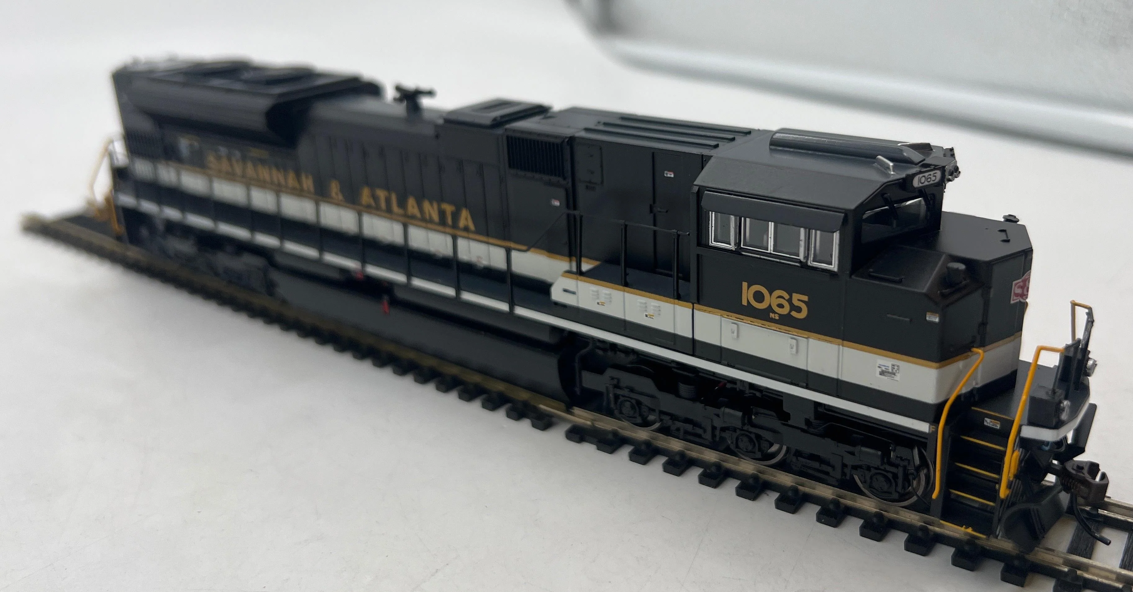 Bachmann 66009 HO Savannah & Atlanta SD70ACe NS Heritage Diesel Locomotive Sound/DCC #1065 HO SCALE Like New - Image 3