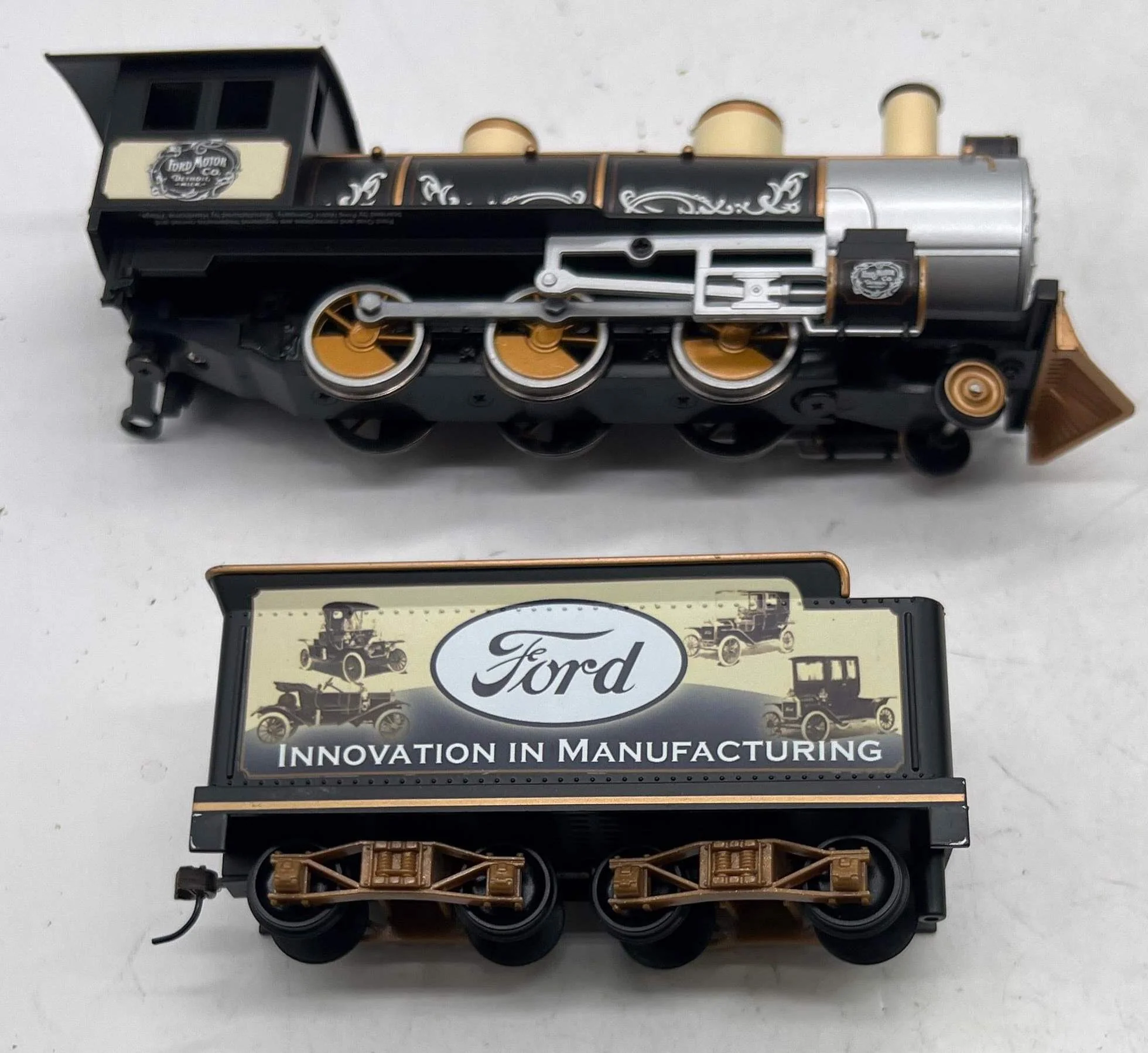 Bachmann FMCDM-3 Hawthorne Village Ford Motor Company Century of Innovation Steam locomotive, tender, caboose HO/ On30 SCALE Used Excellent No Box - Image 6