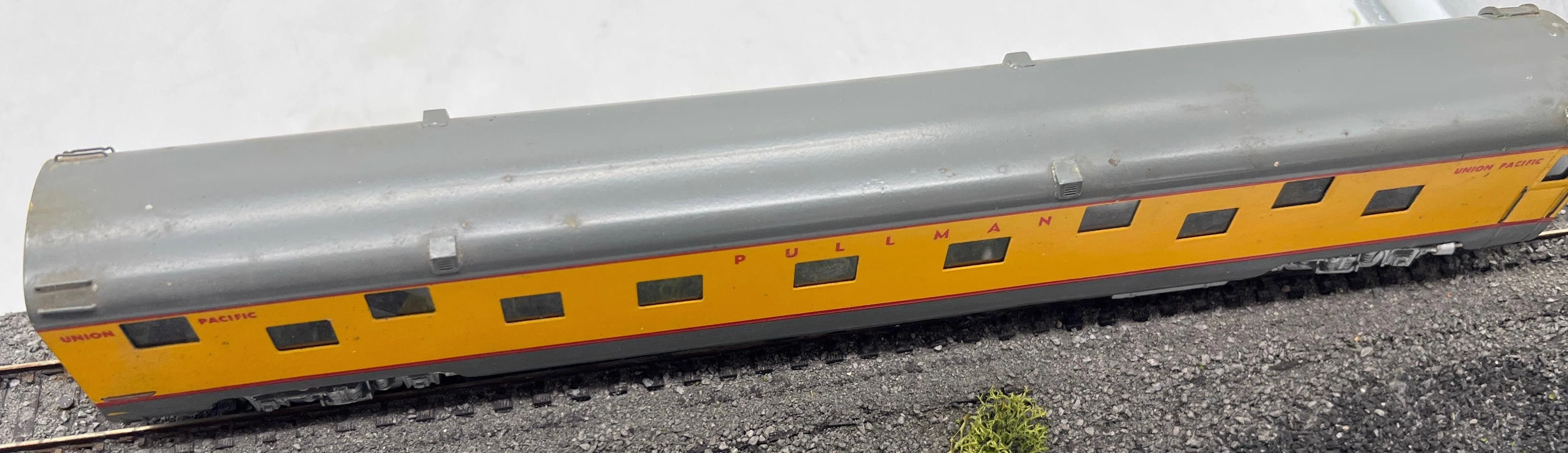 Balboa 523 Union Pacific UP Pullman brass Passenger Car HO SCALE Used Excellent as is - Image 4
