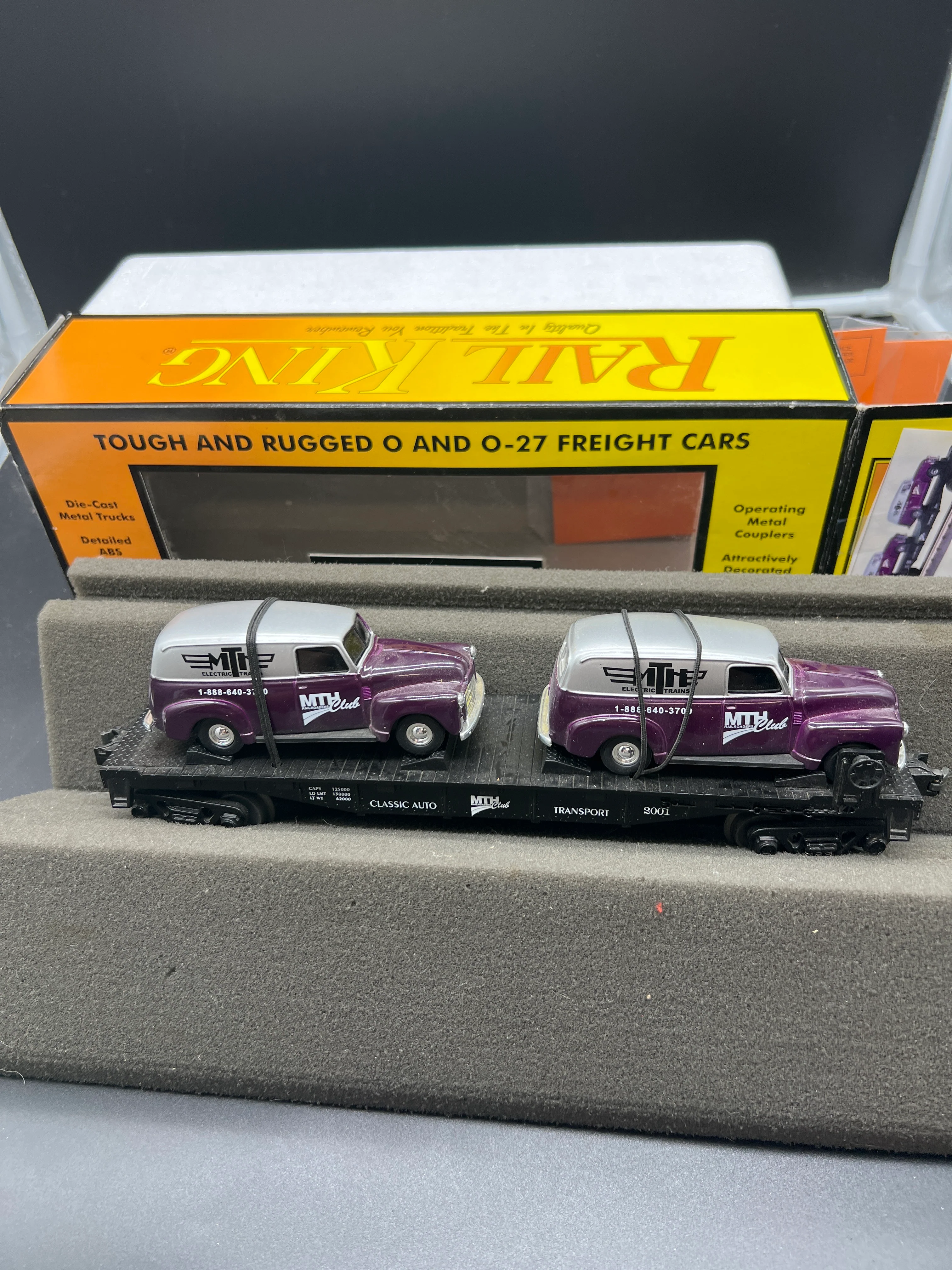MTH 30-76002 MTHRRC-2001 Flat car with Ertl '51 Panel Vans O Scale USED AS IS - Image 4