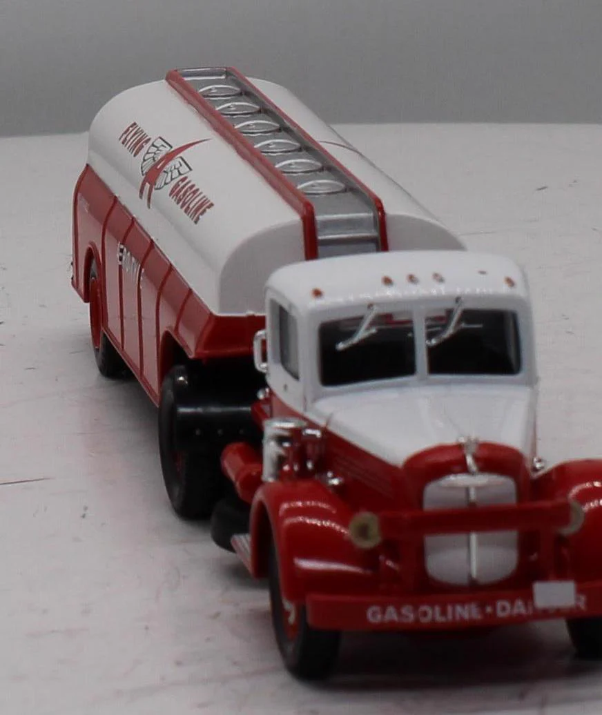 Corgi 51002 FLYING A GASOLINE Mack LJ Semi Skirted Tanker Classics 1:50 Scale Like New - Image 3