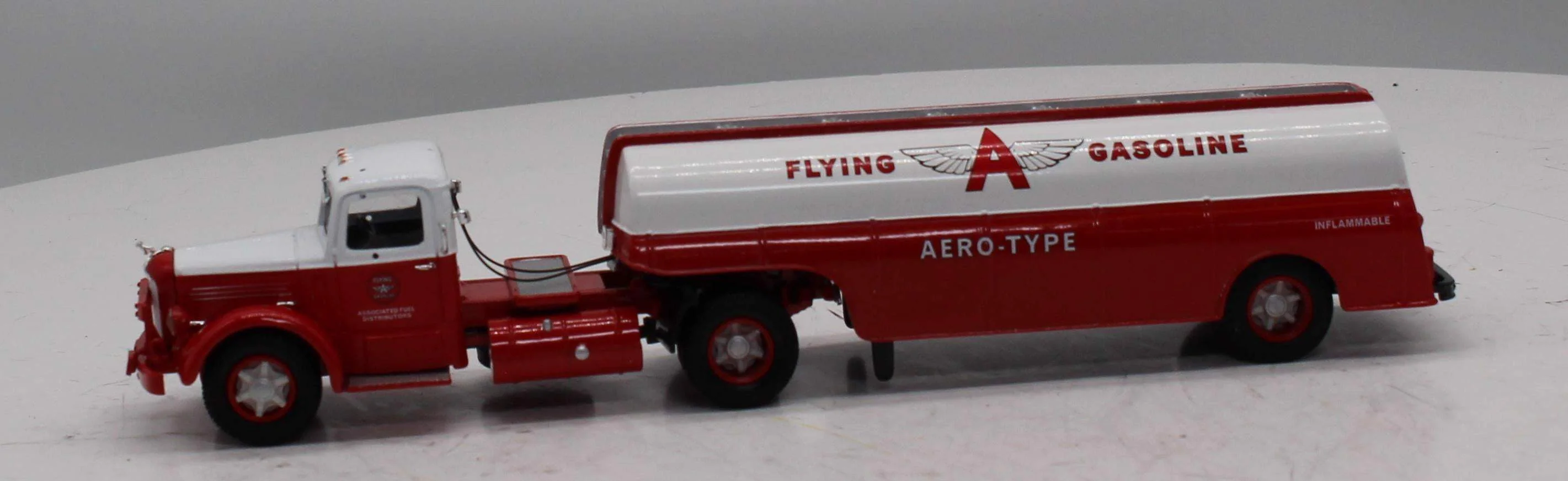Corgi 51002 FLYING A GASOLINE Mack LJ Semi Skirted Tanker Classics 1:50 Scale Like New - Image 7