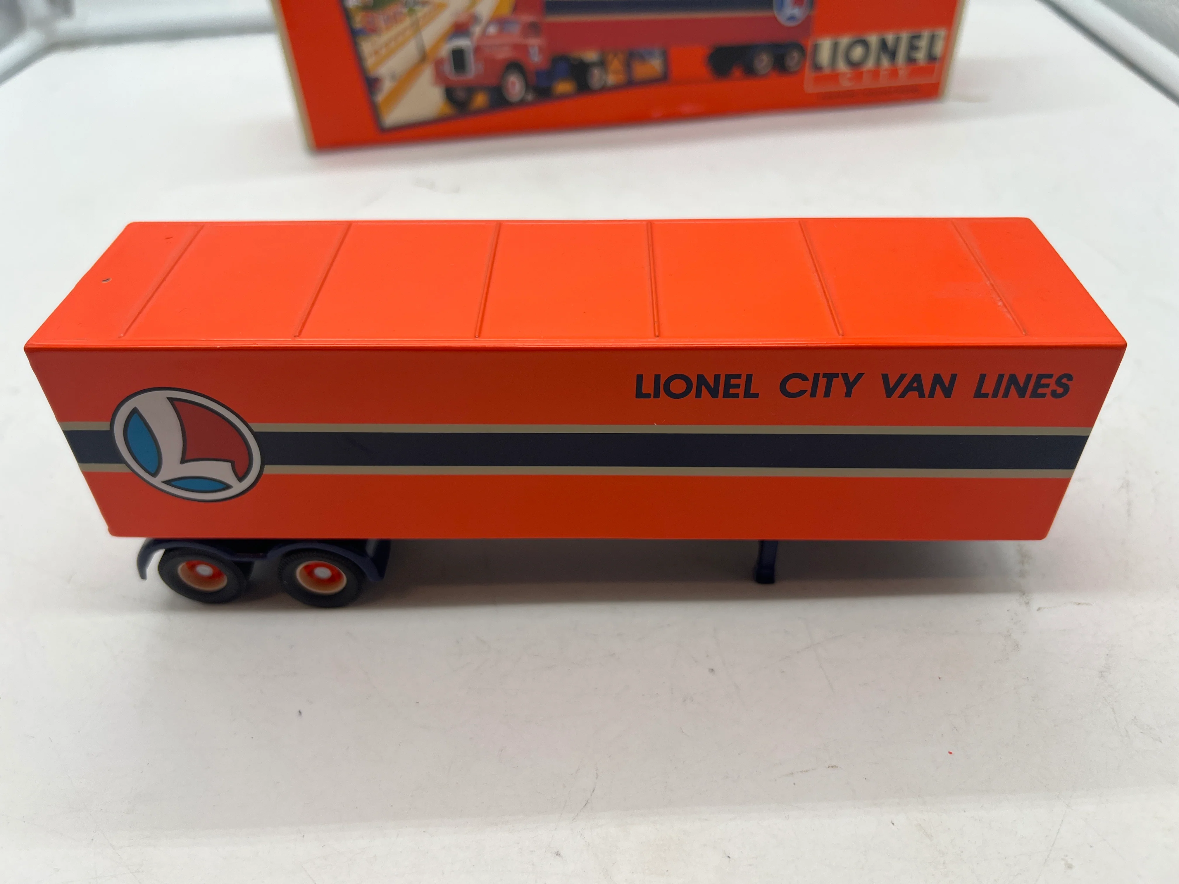 CORGI 52302 LIONEL CITY VAN LINES SEMI TRAILER ONLY O SCALE Like New as is - Image 3