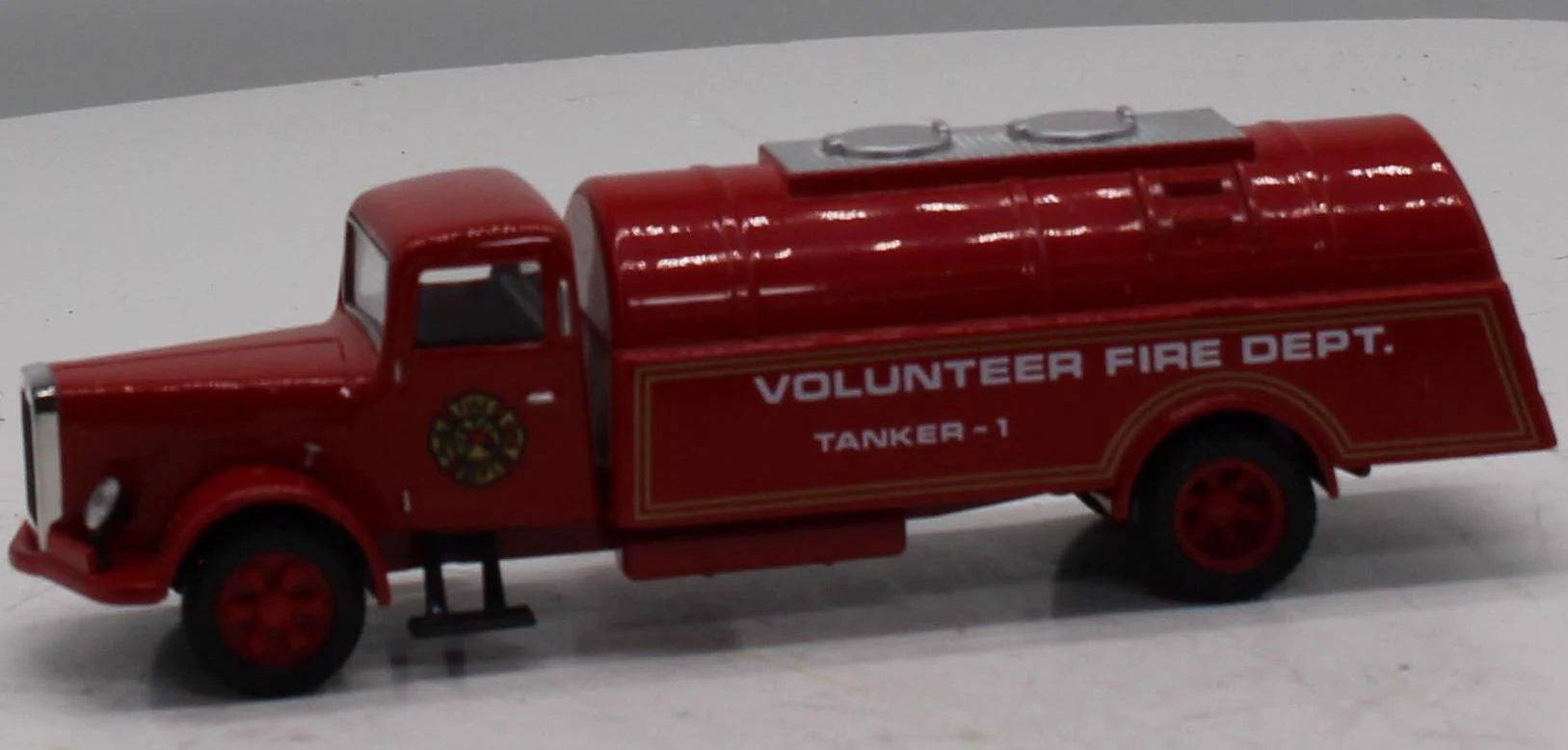 Corgi 98452 VOLUNTEER FIRE DEPARTMENT White Tanker Die-Cast 1:50 Scale Like New