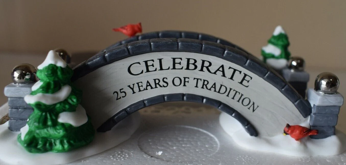 Department 56 56.52910 Celebrating 25 Years of Tradition 1976-2001 Anniversary Event Edition Village Footbridge