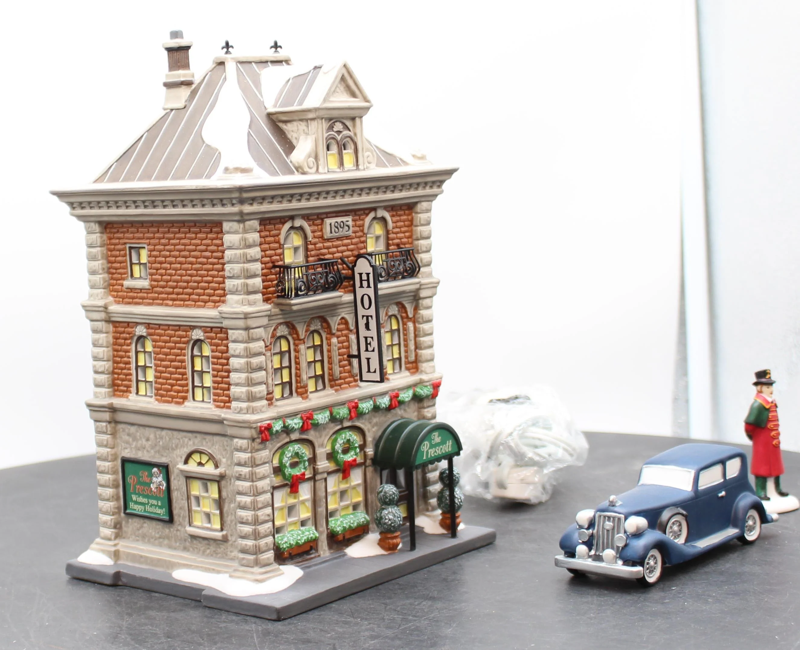 Department 56 Christmas in the City 805536 The Prescott Hotel  Like New - Image 7